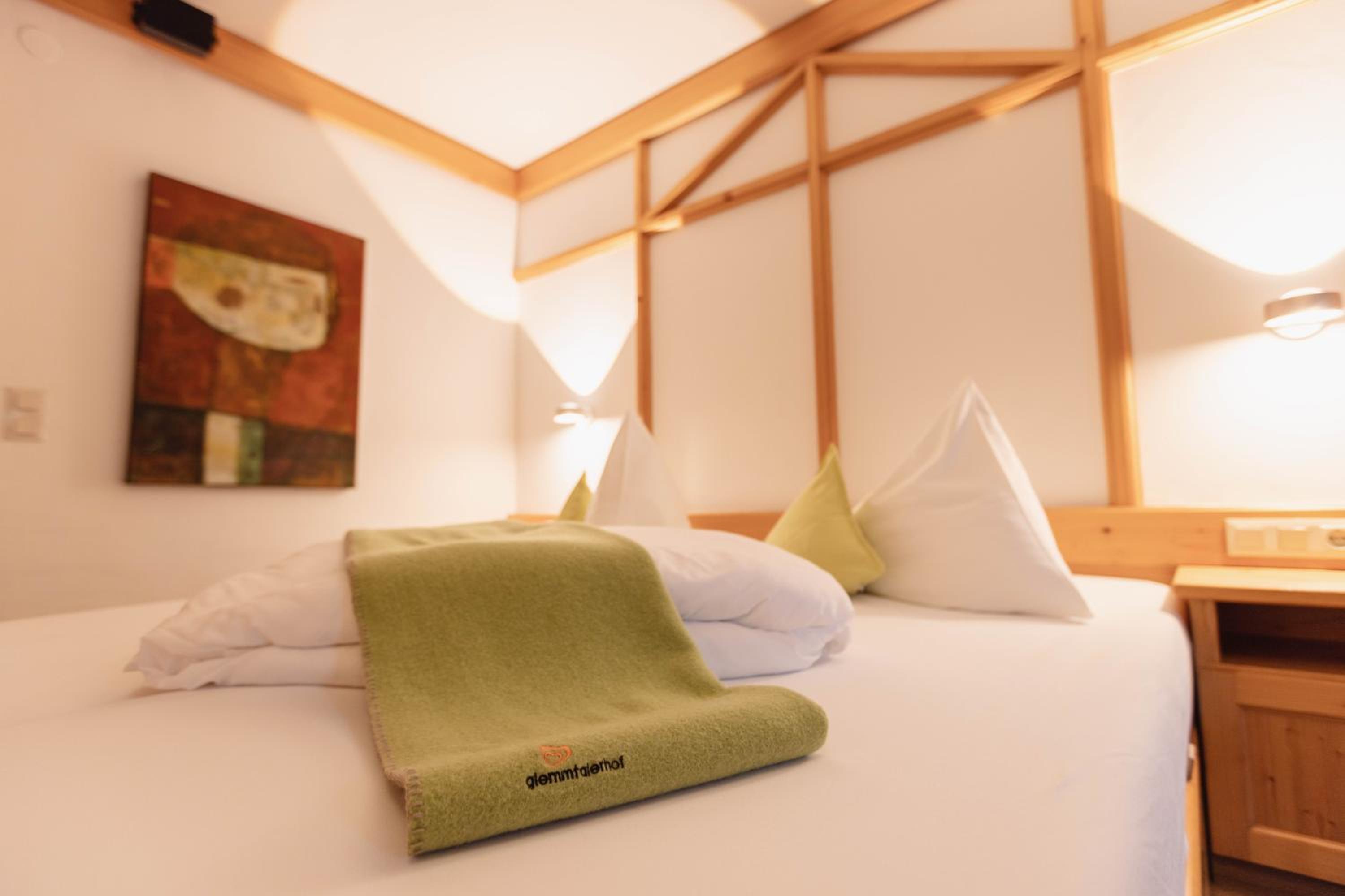 Double Room with Balcony - Photo 3