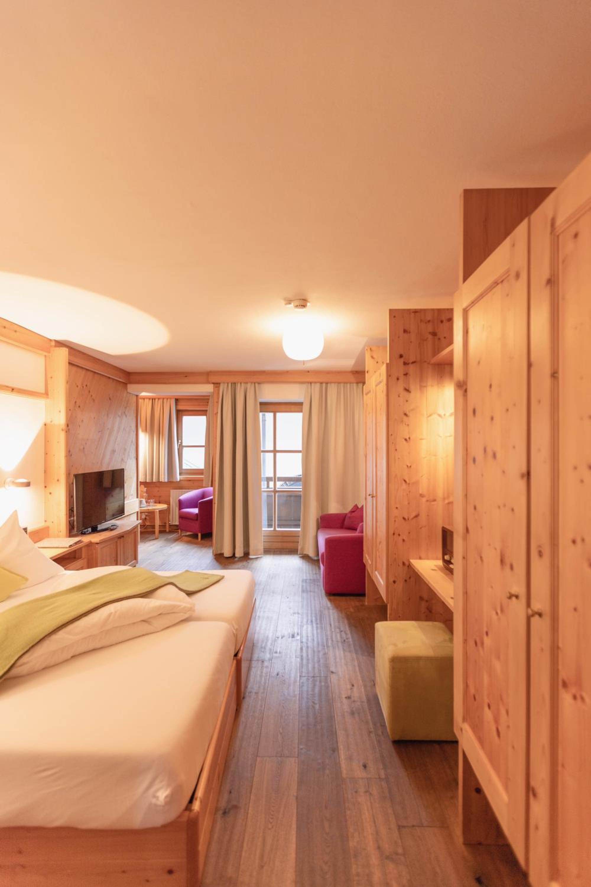 Double Room with Balcony - Photo 1