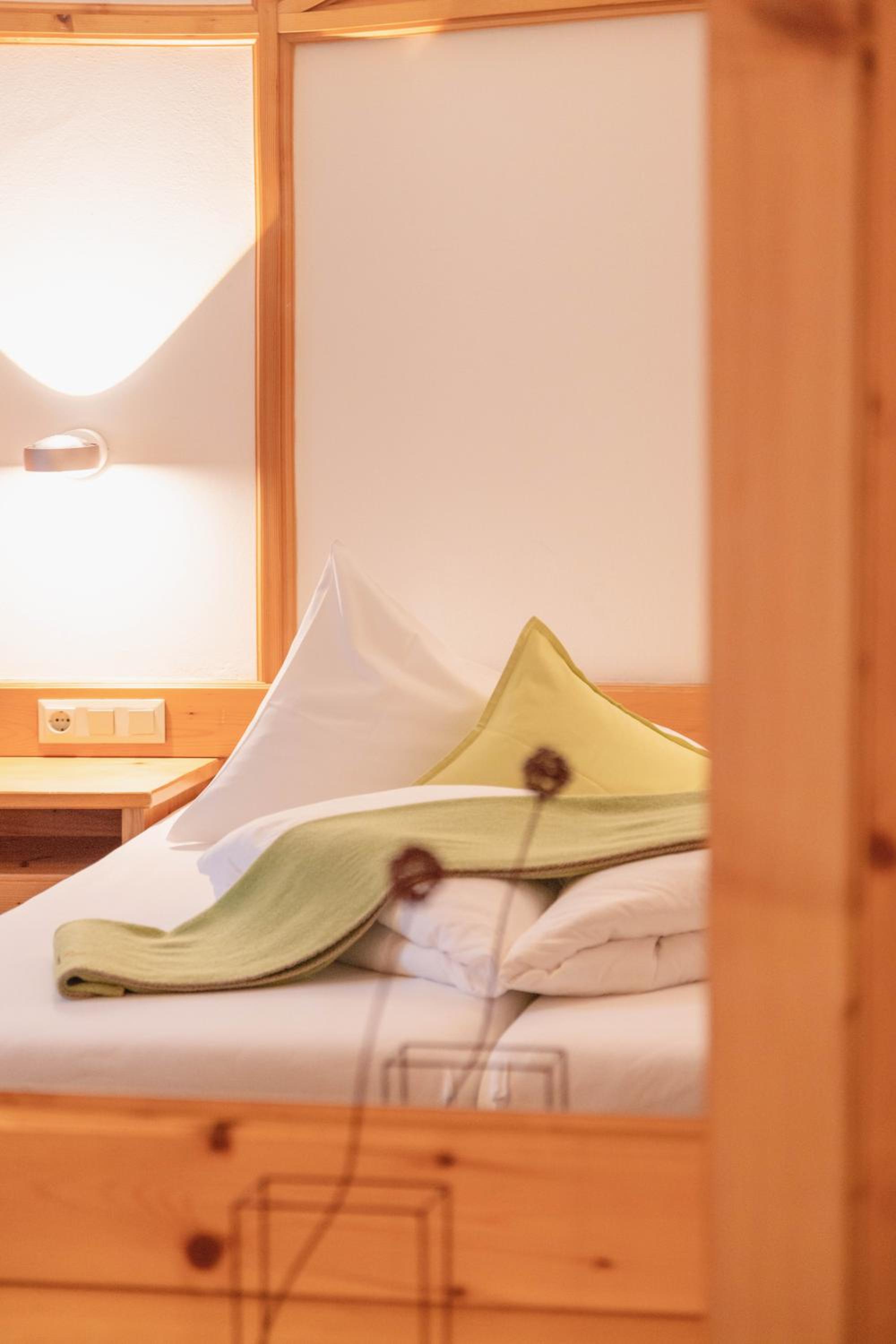 Double Room with Balcony - Photo 2