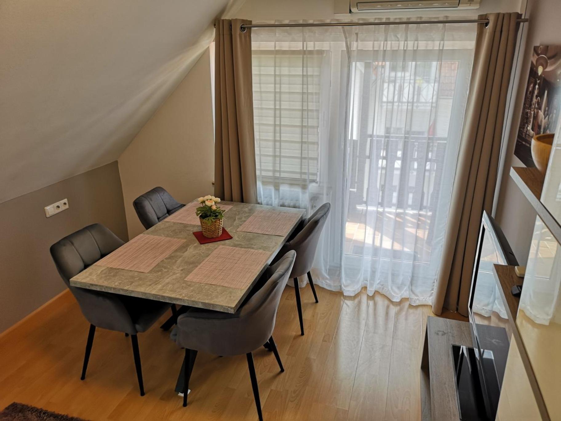 Three-Bedroom Apartment photo 3