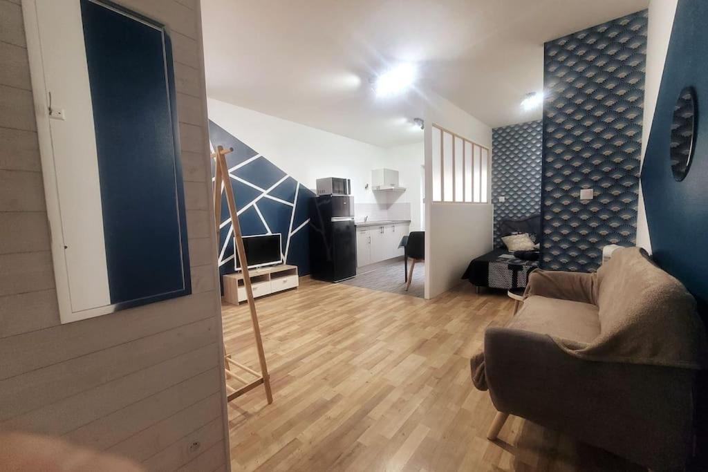 Studio with Balcony photo 2