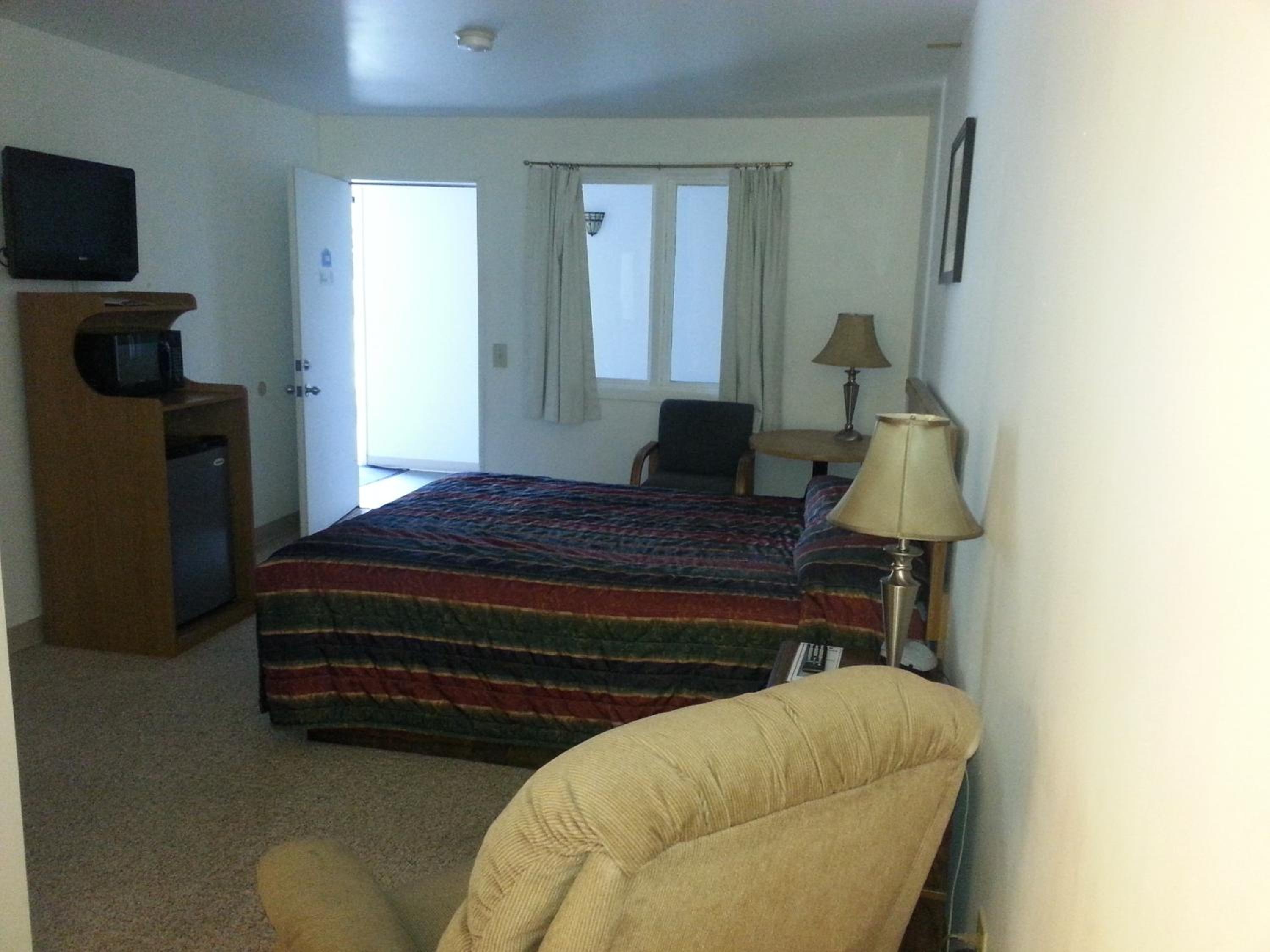 Queen Room - Disability Access photo 1