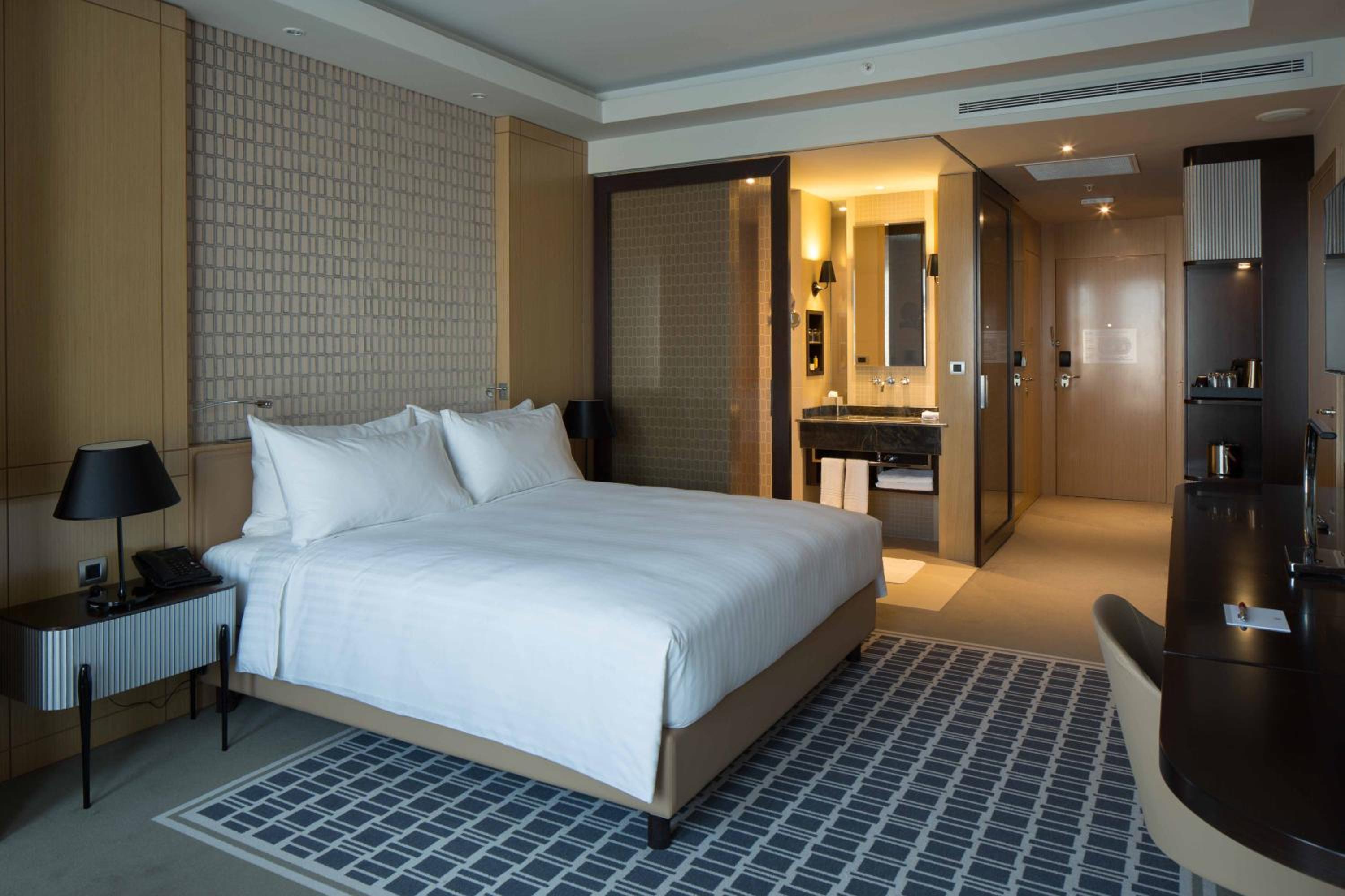 Deluxe Room, Guest room, 1 King