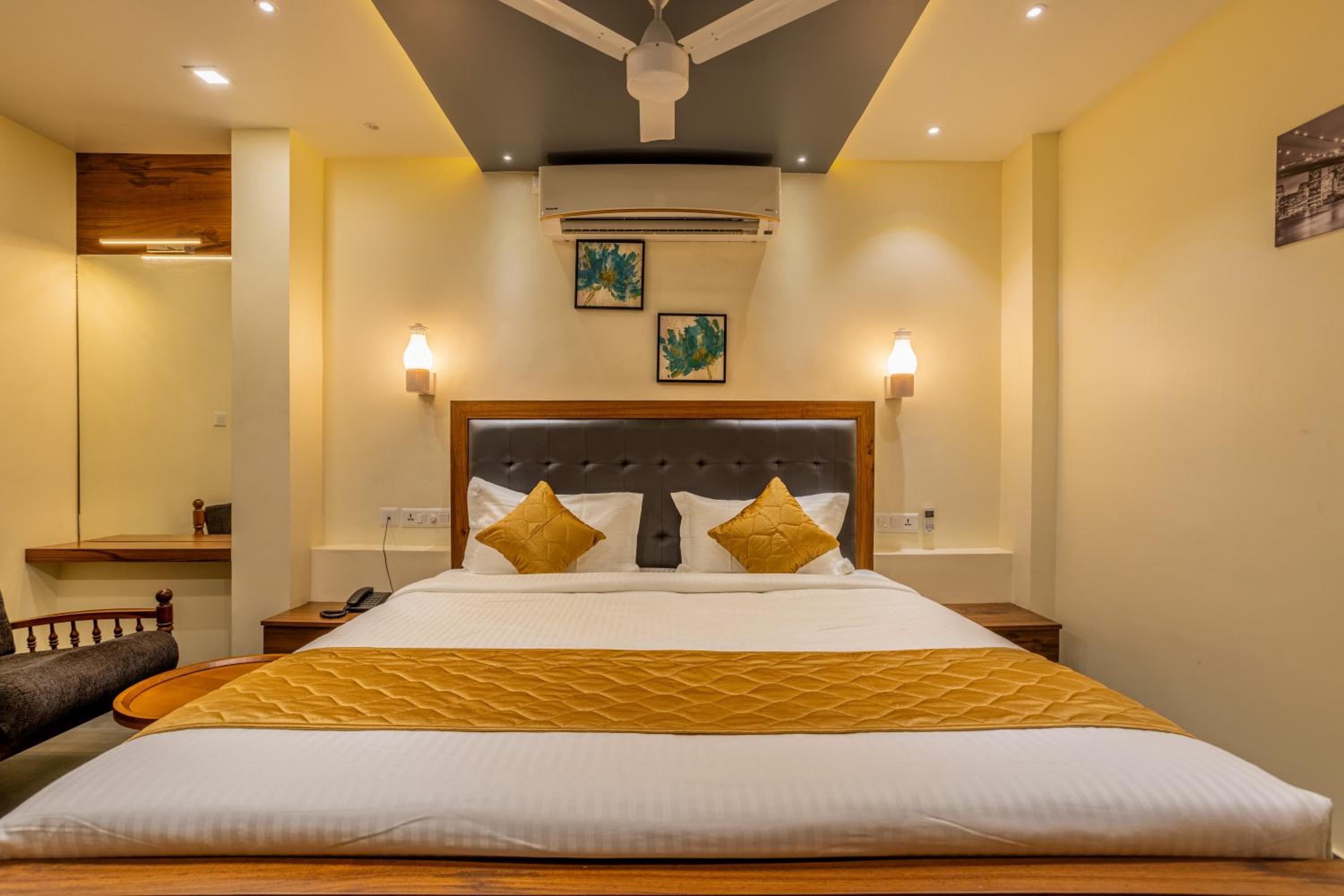 Superior King Room - Photo 4