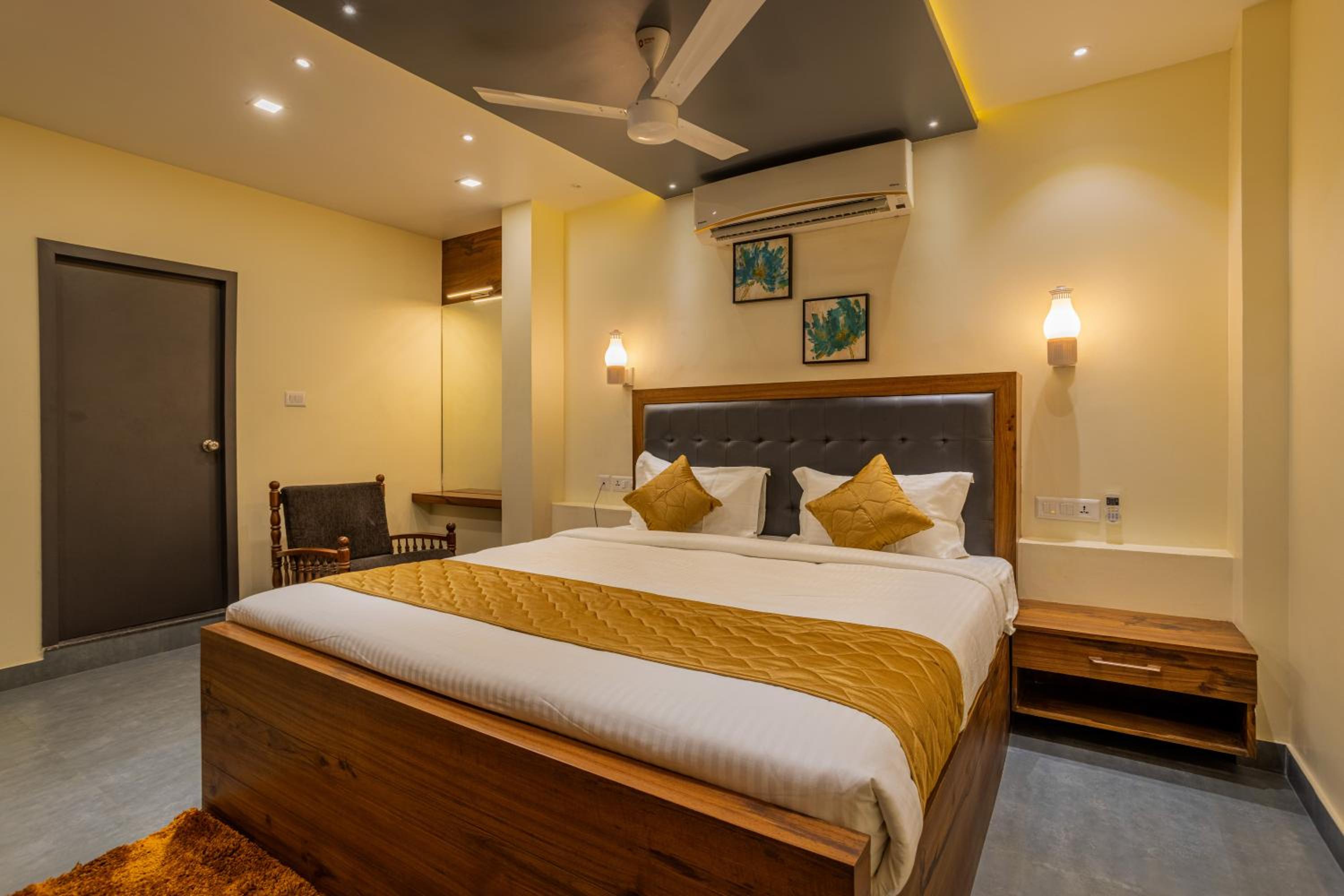 Superior King Room - Photo 5
