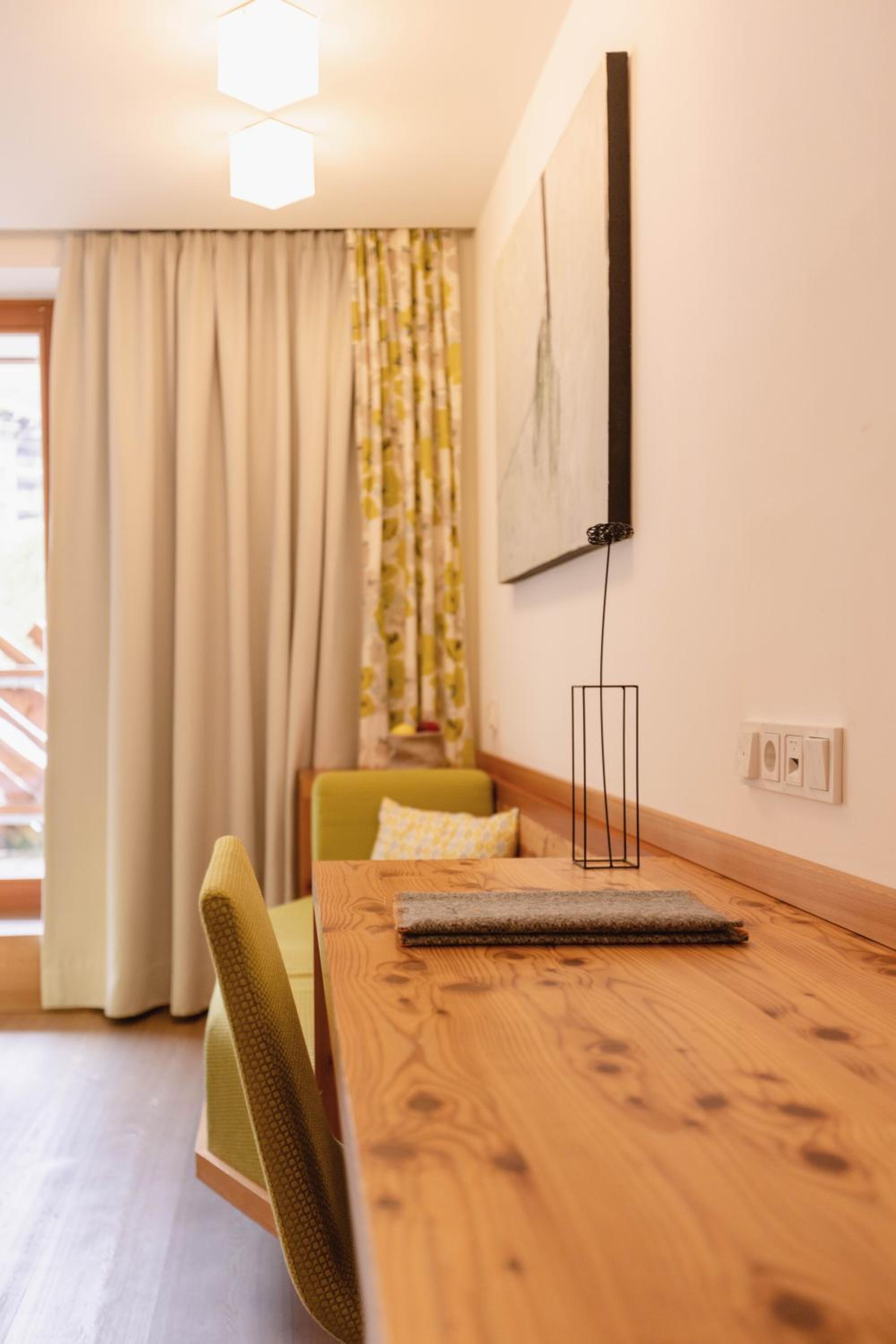 Superior Double Room with Balcony - Photo 4