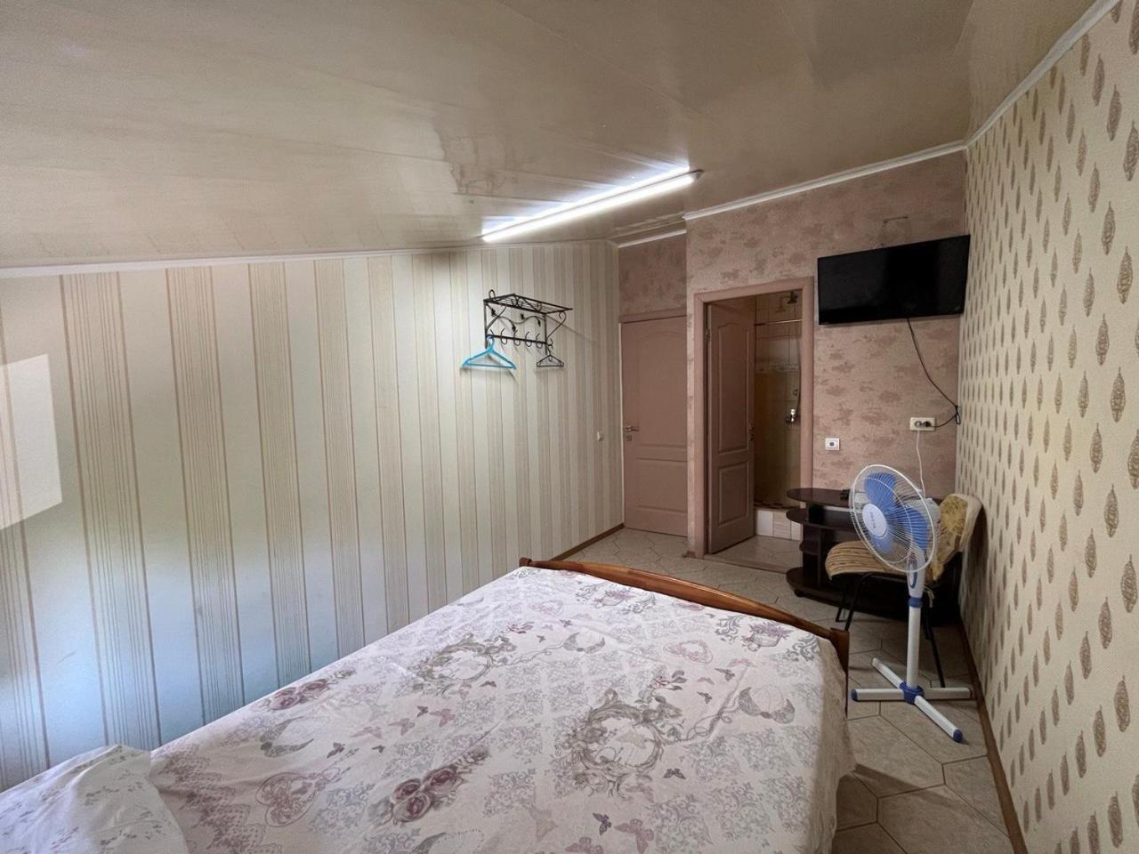 Double Room with Private Bathroom photo 2