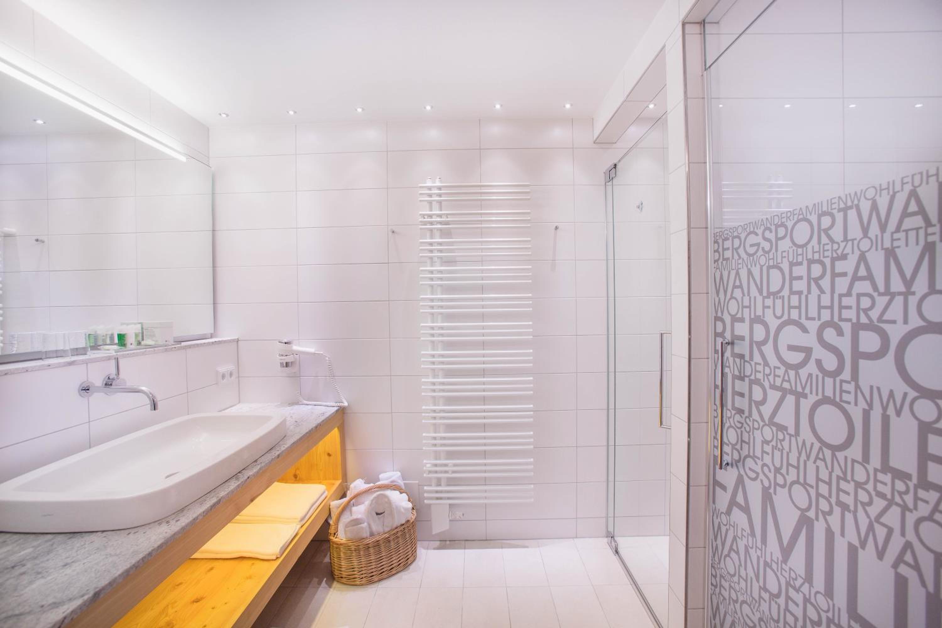 Superior Double Room with Balcony - Photo 6