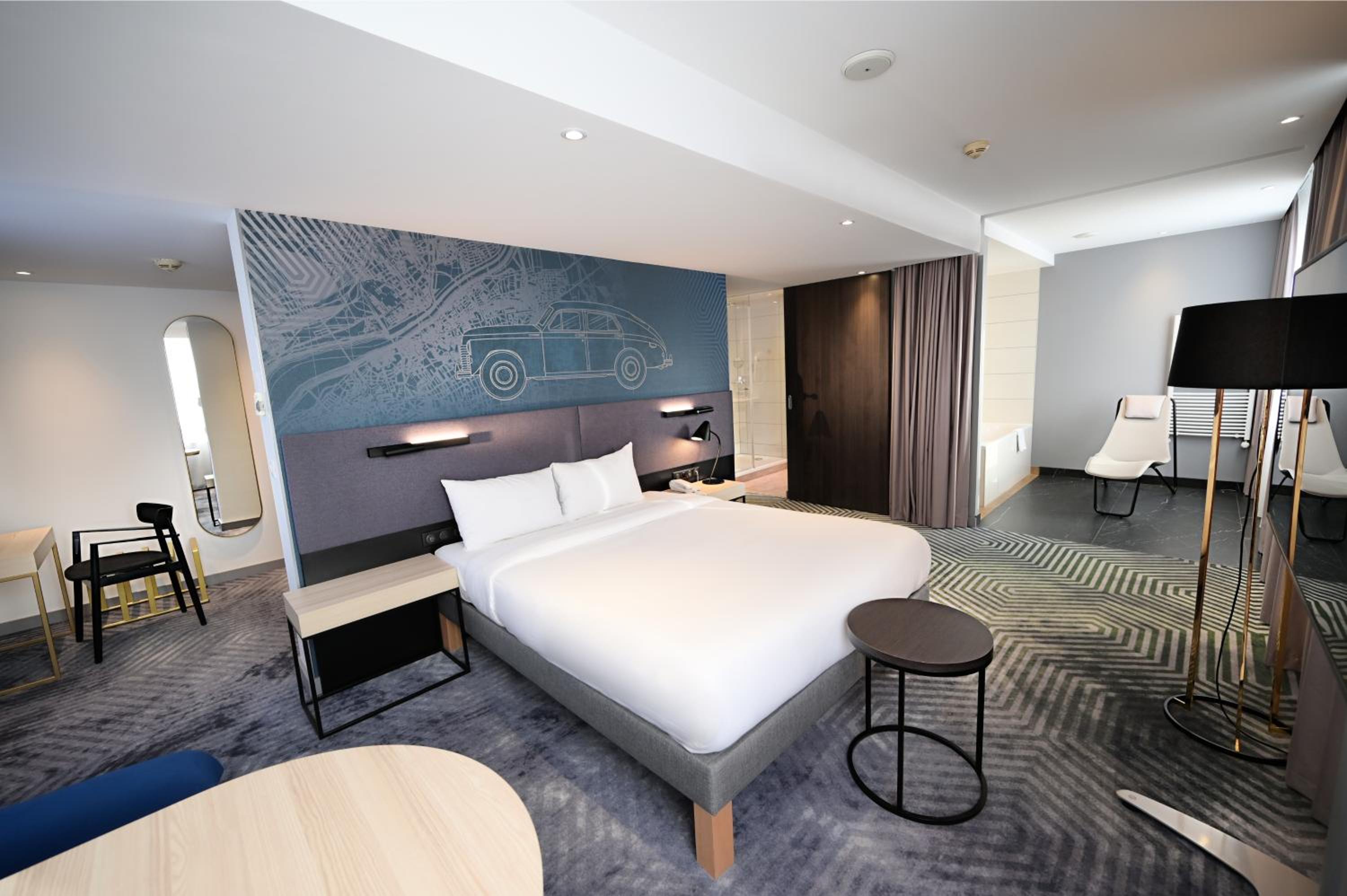 Junior Queen Suite - Photo 5