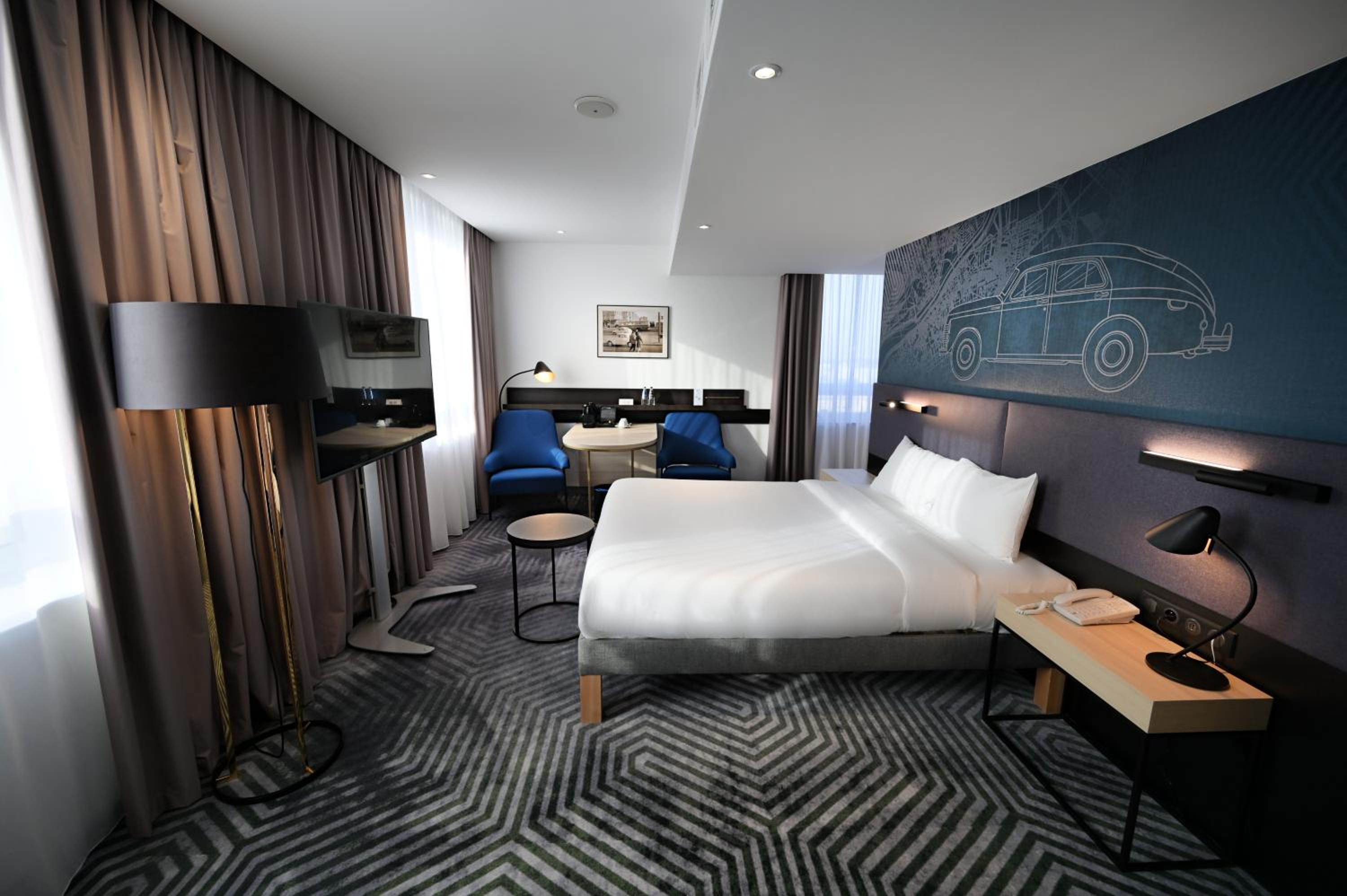 Junior Queen Suite - Photo 4