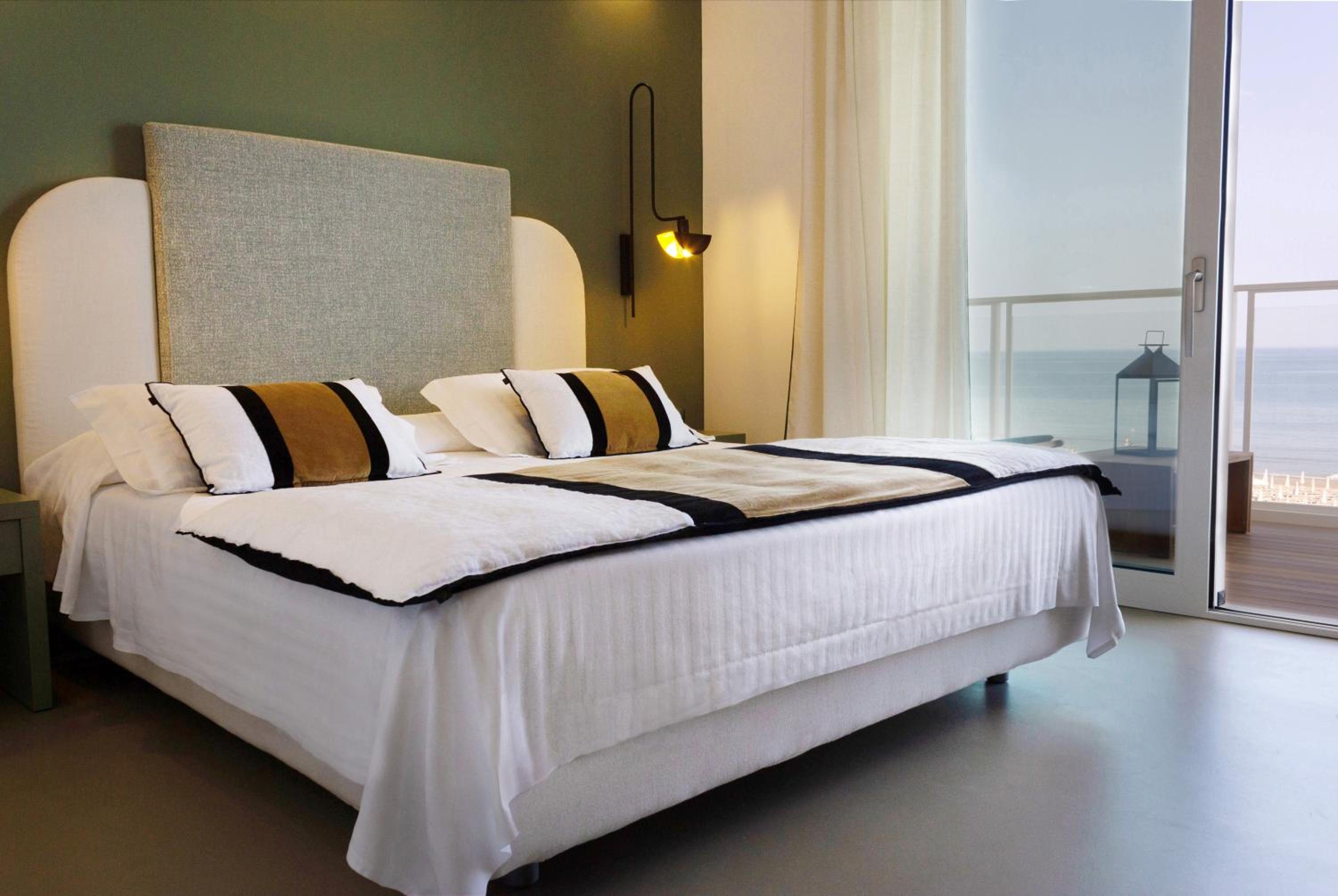 Junior Suite with Pool View