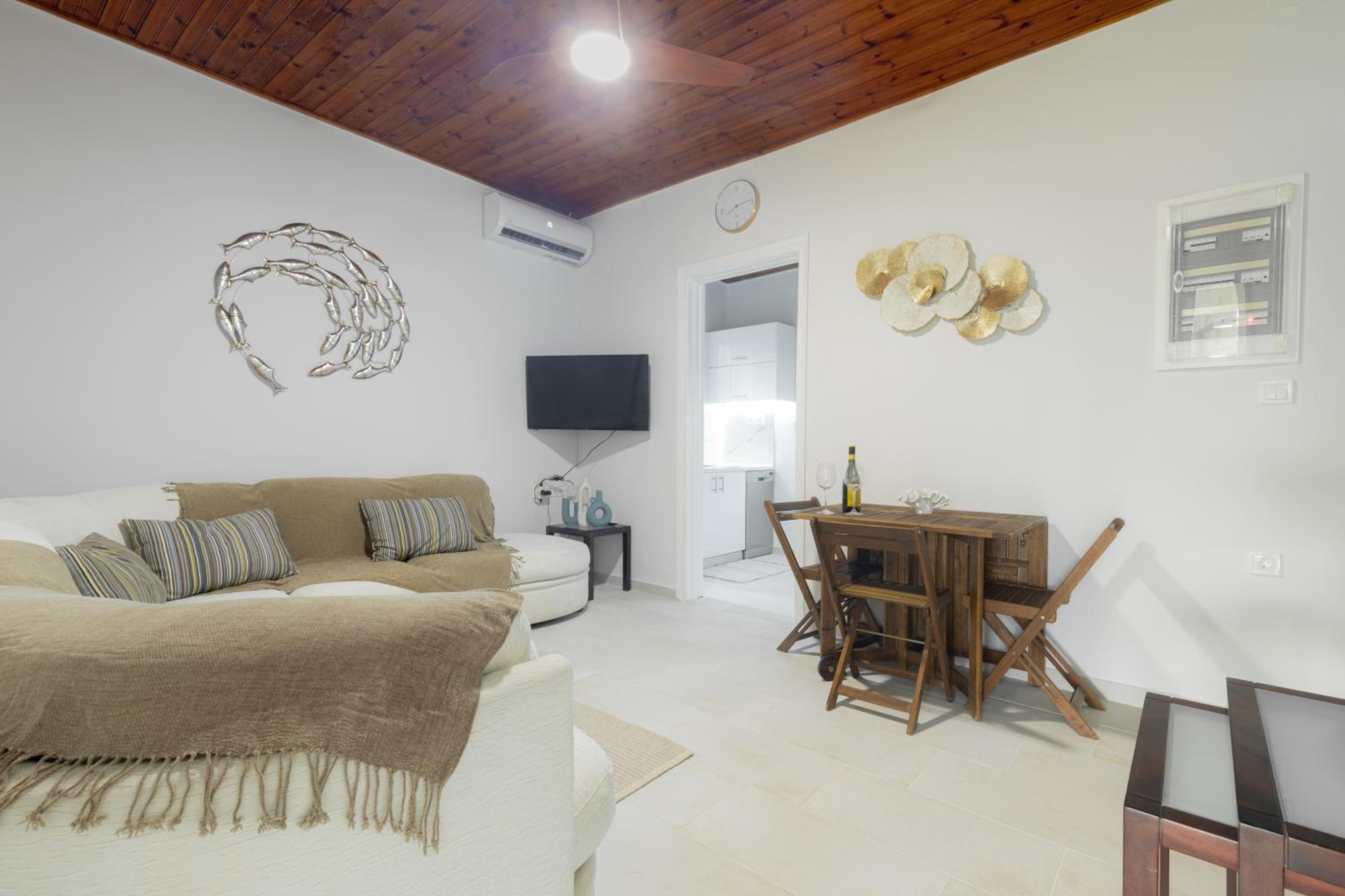 Two-Bedroom House photo 2