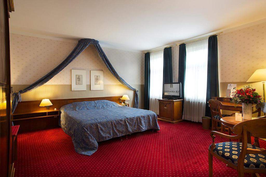 Large Double Room - Photo 2