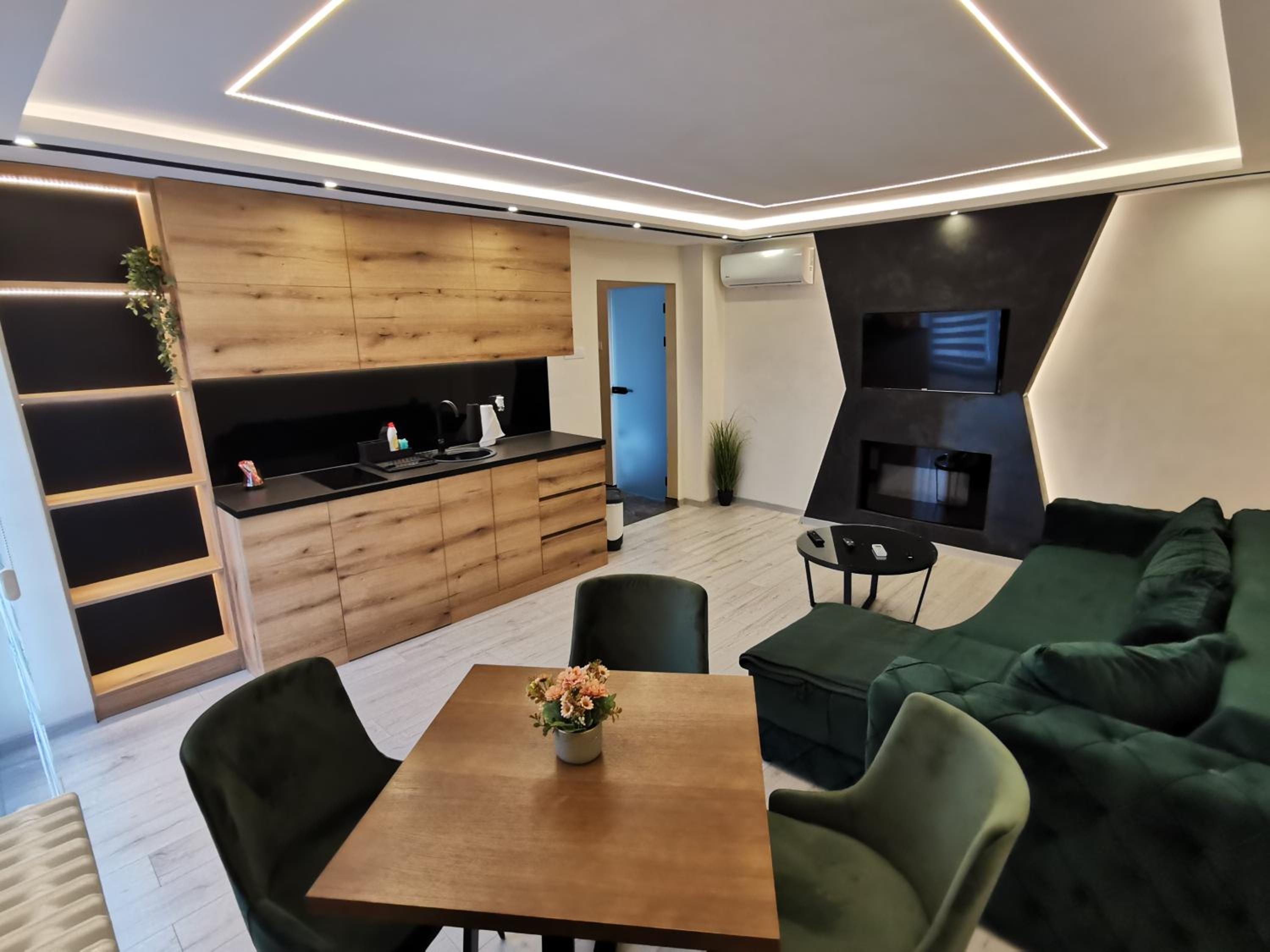 One-Bedroom Apartment photo 1
