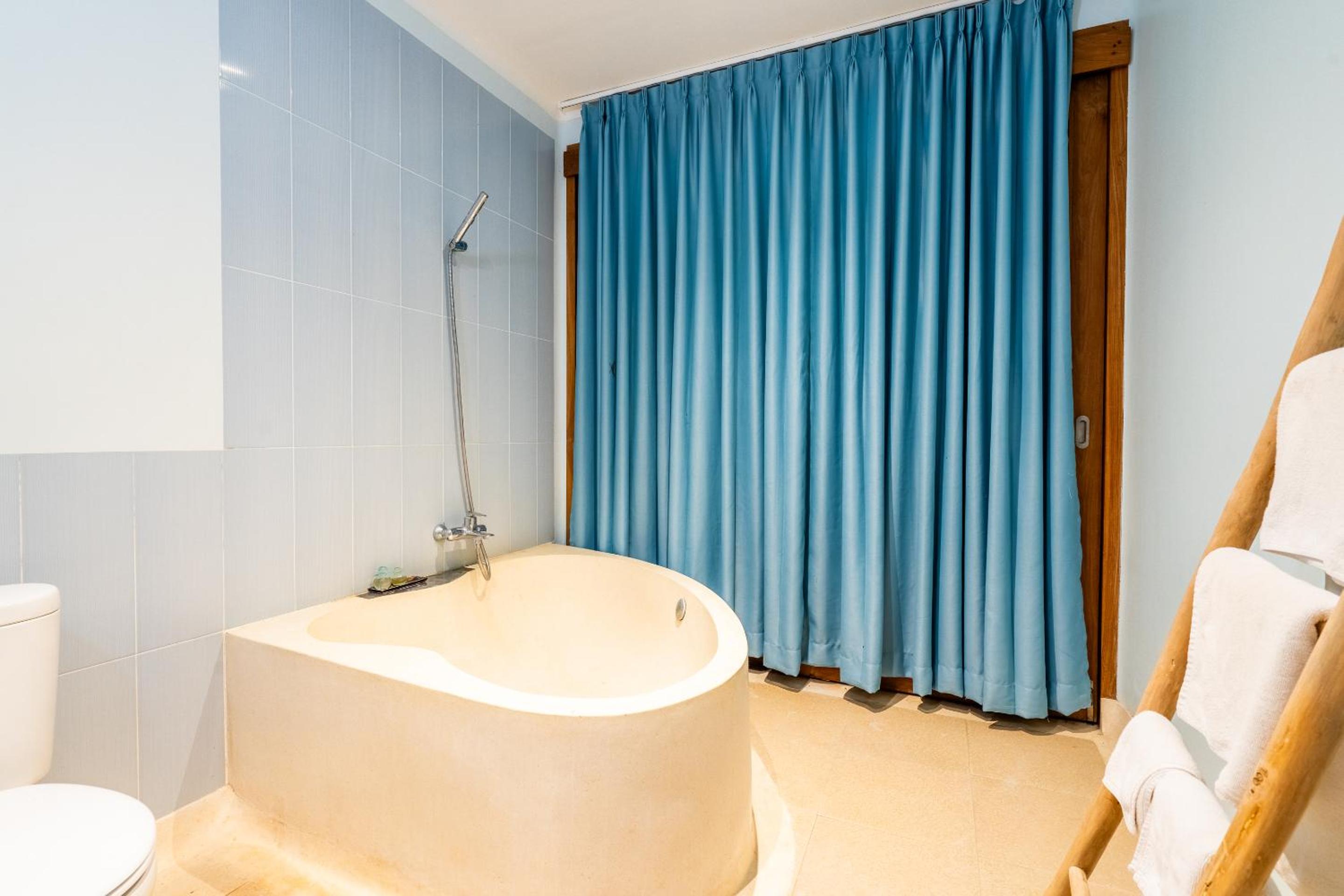 Villa with Sea View - Photo 7