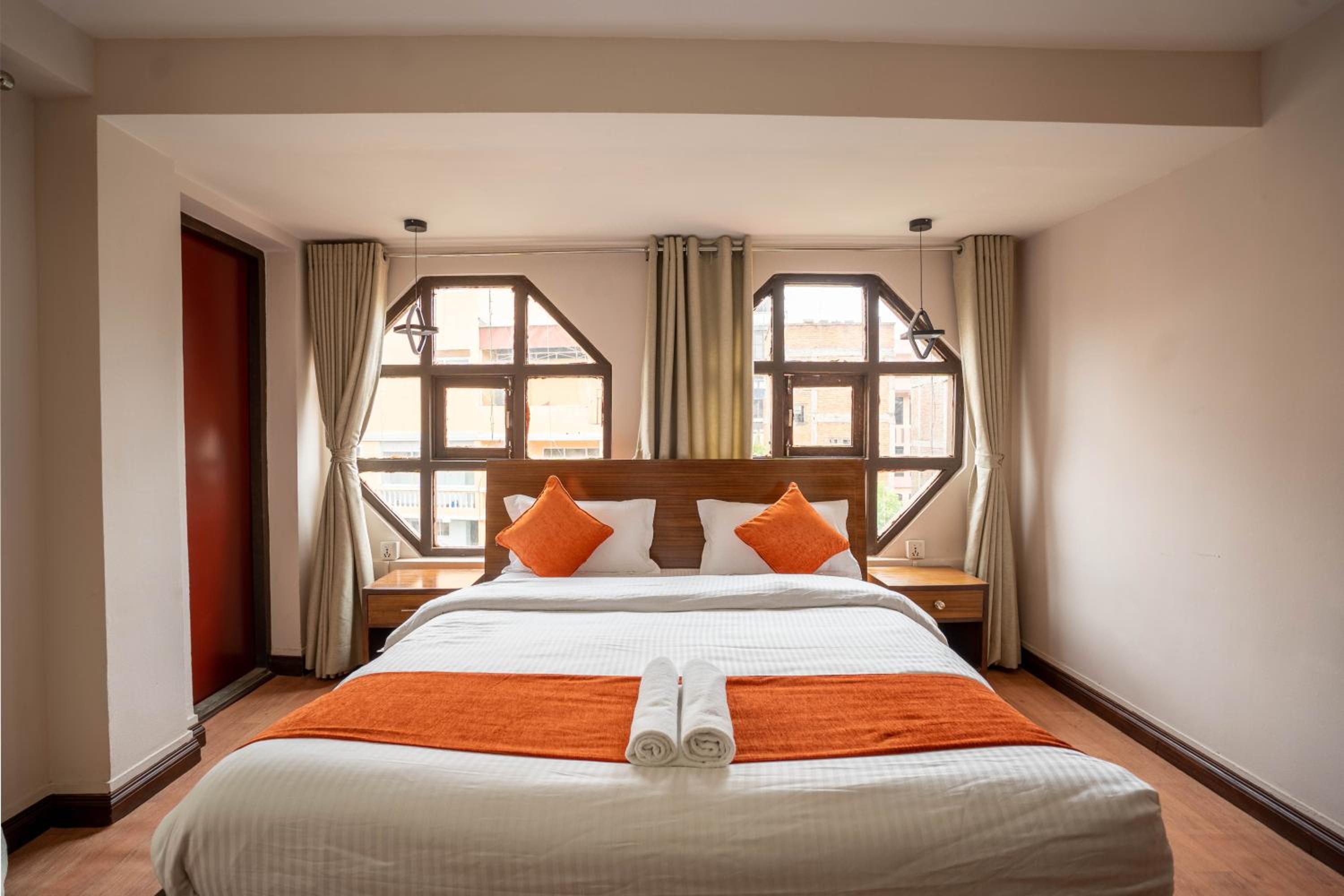 Deluxe Queen Room