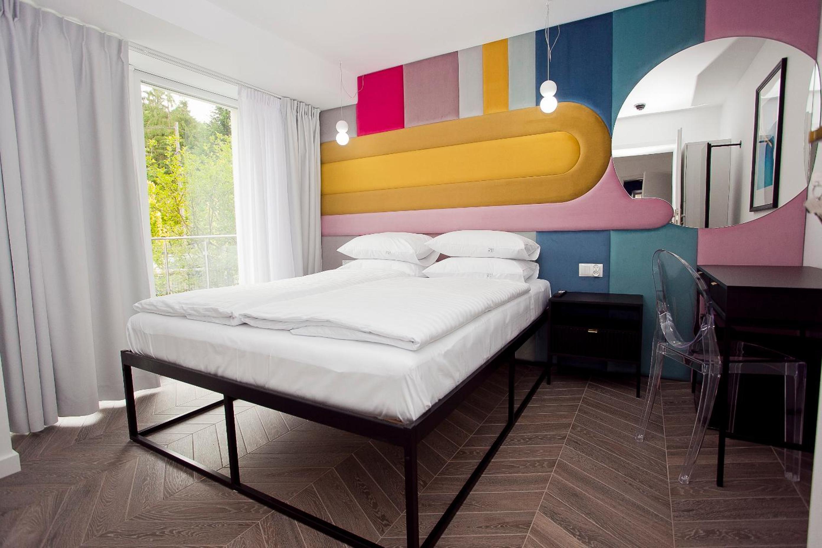 Suite - Photo 3