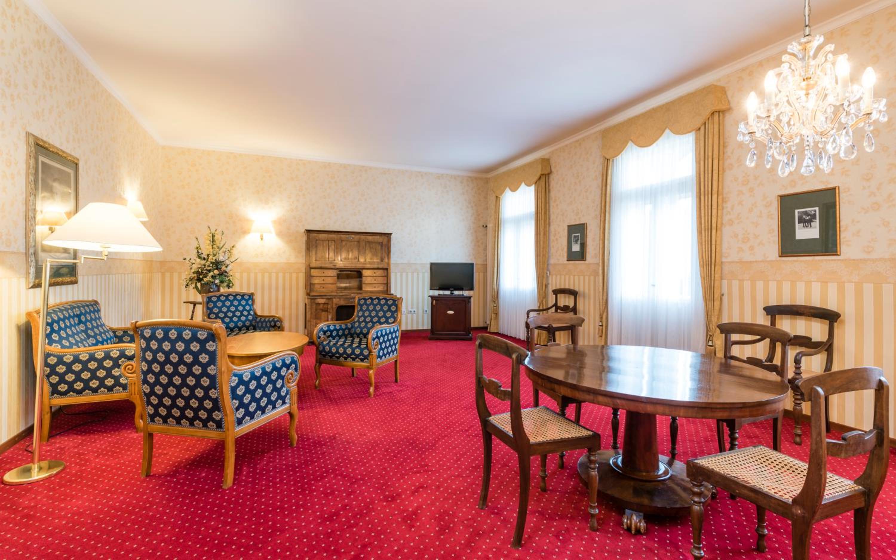 Suite - Photo 6