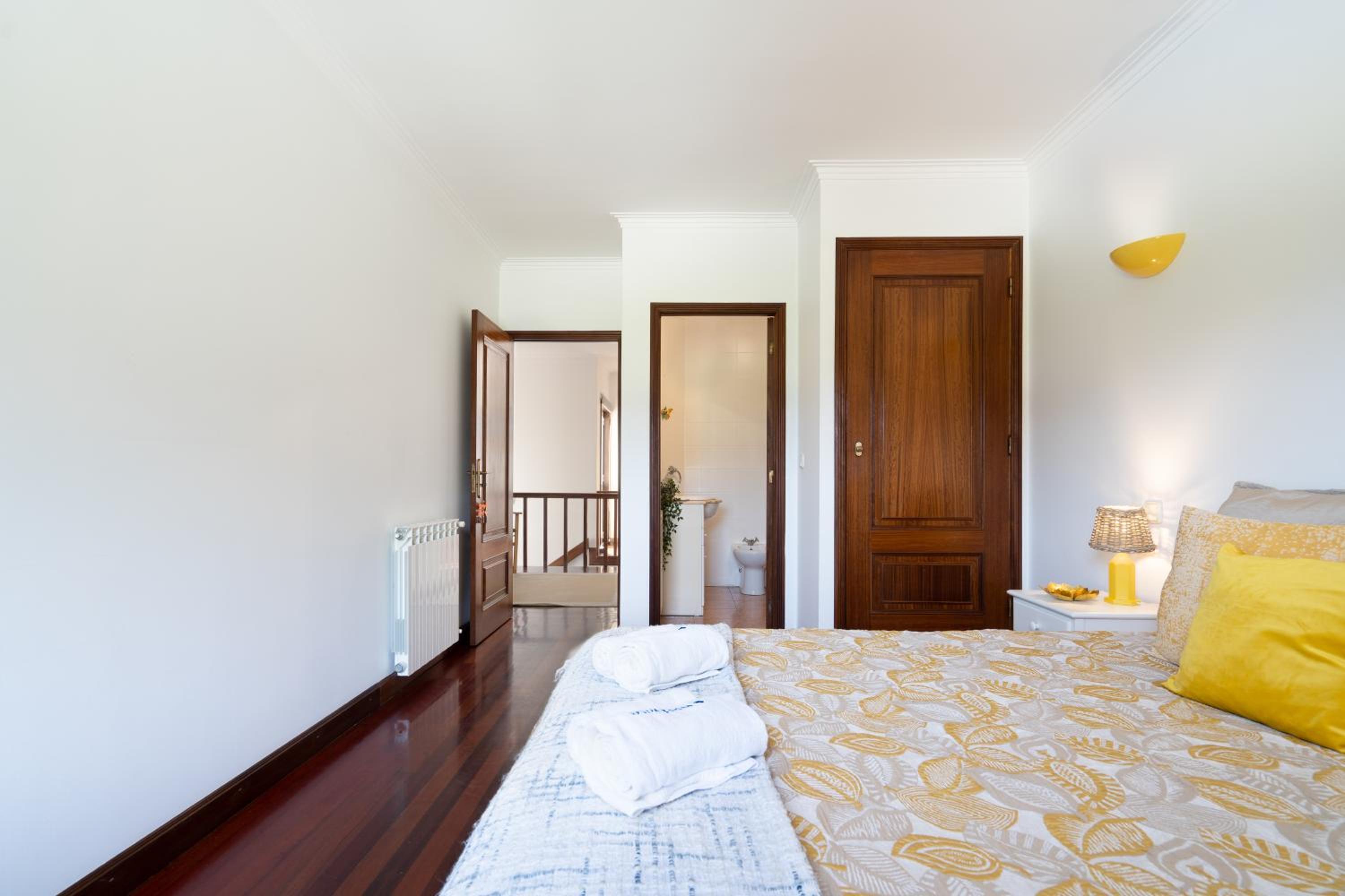 Three-Bedroom House photo 3