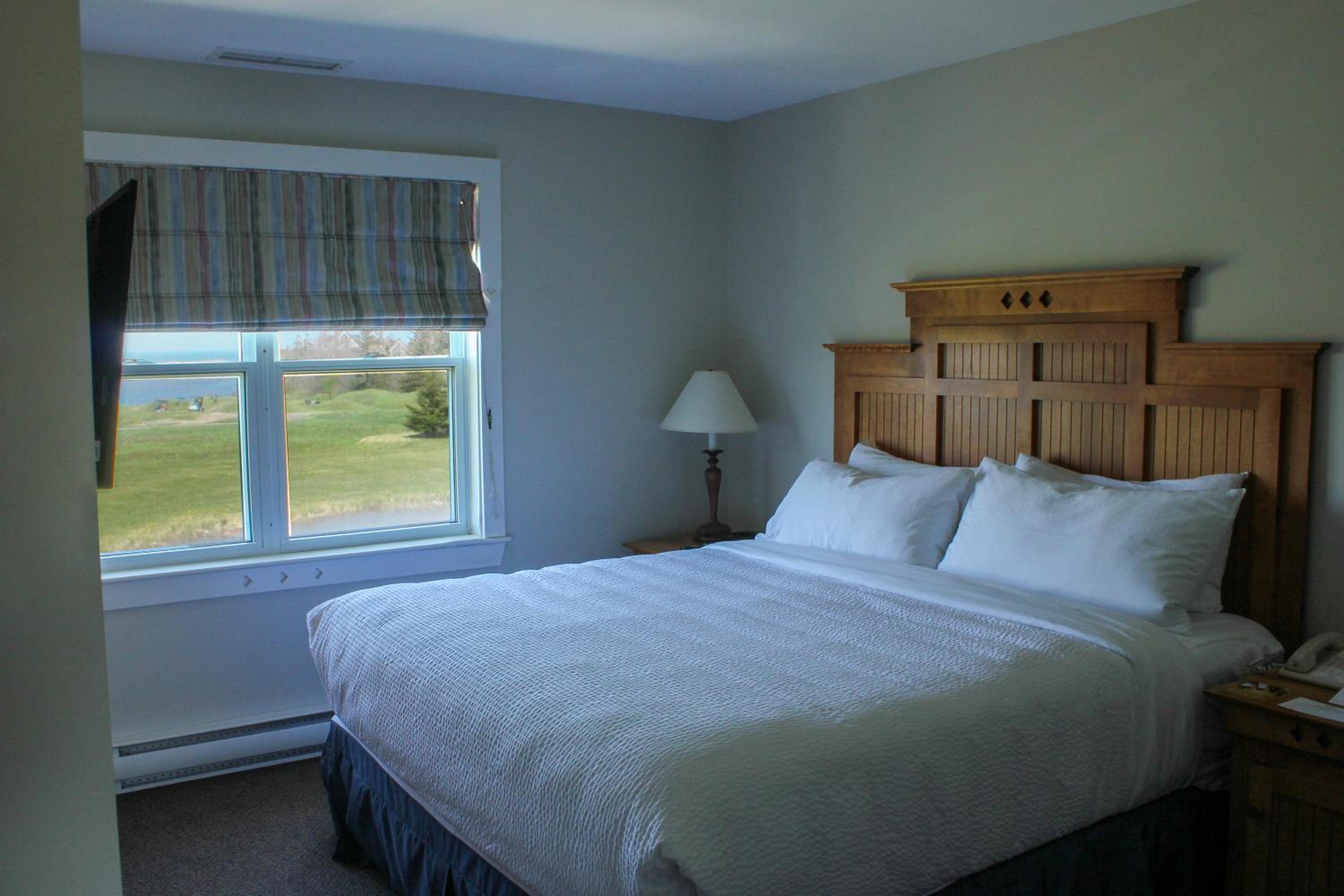 Two-Bedroom Cottage - Photo 6