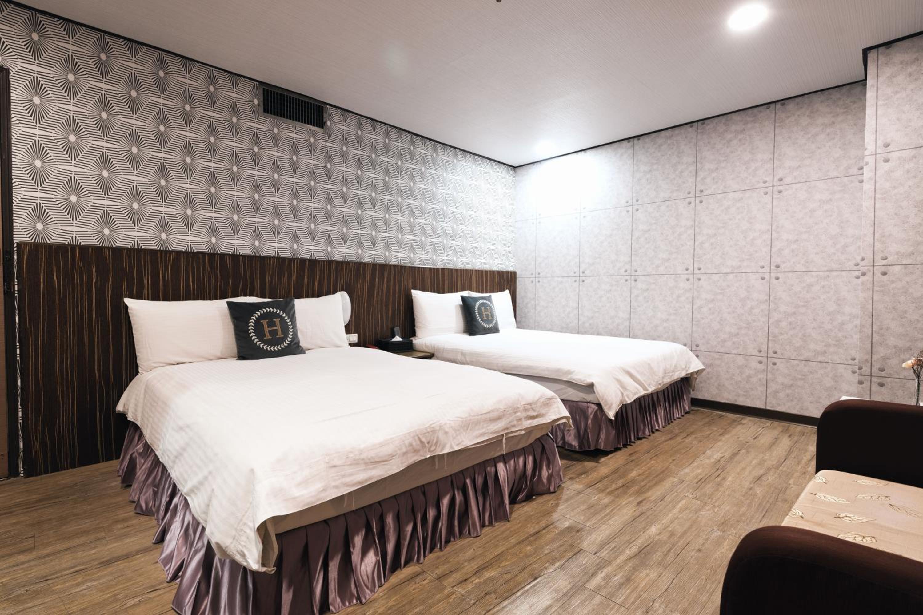 Deluxe Quadruple Room