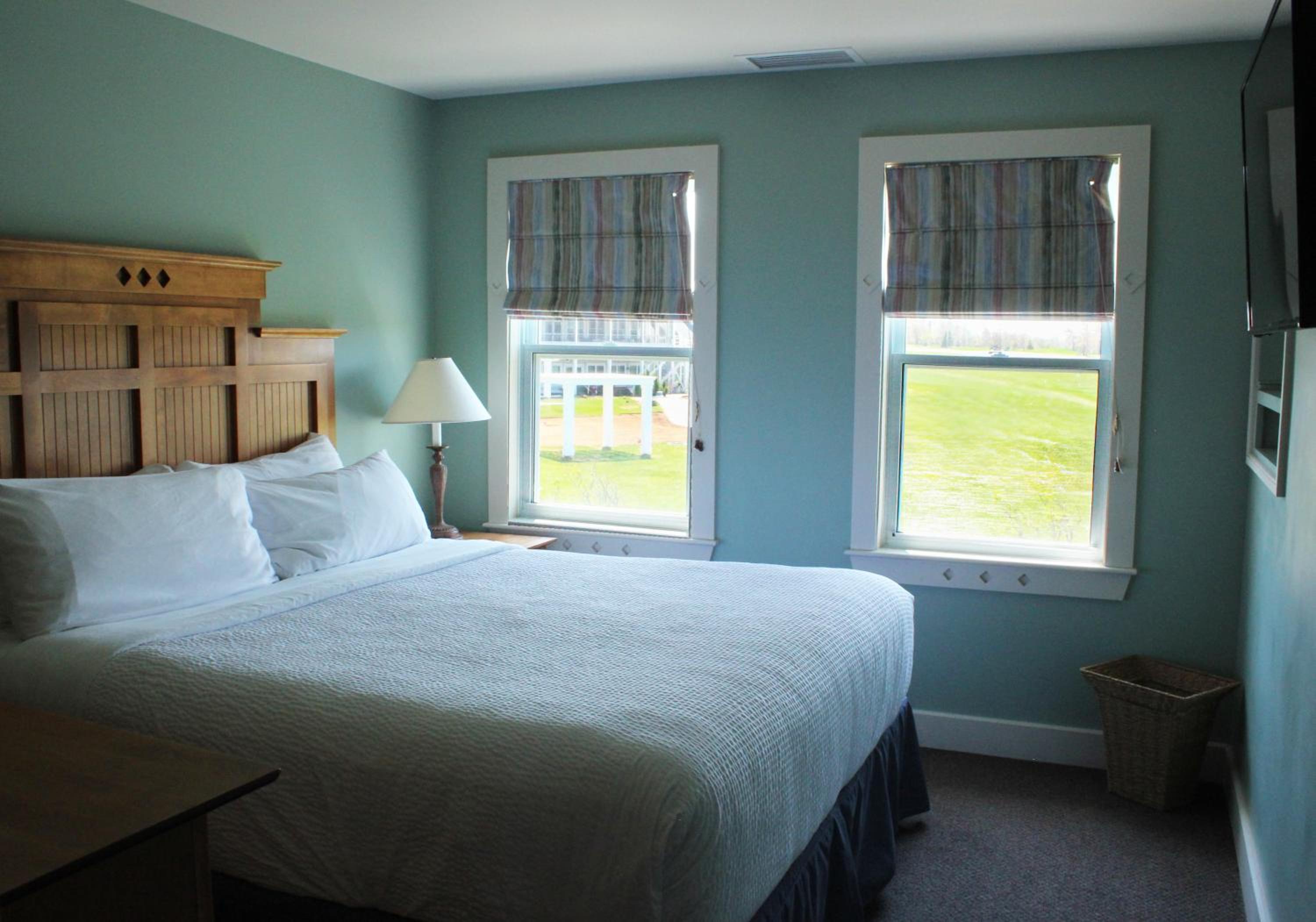 Two-Bedroom Cottage - Photo 7
