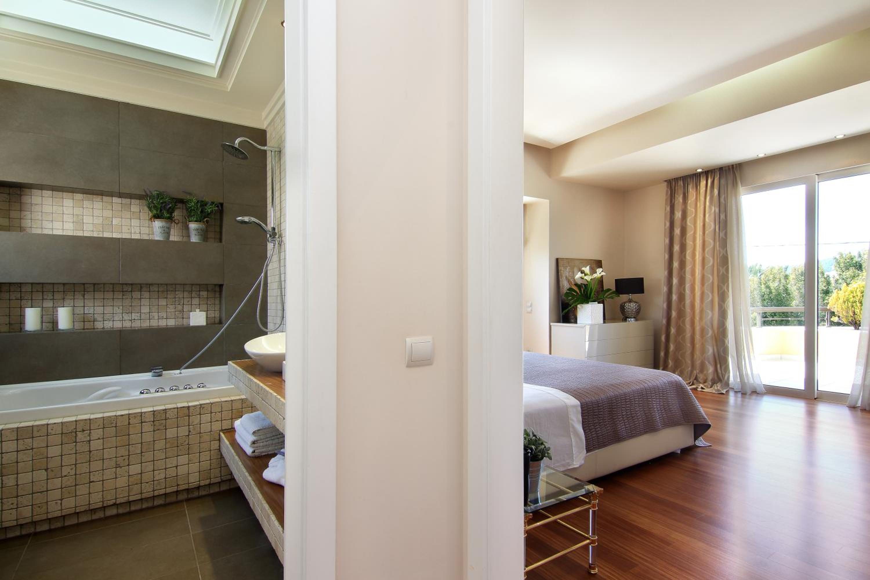 Three-Bedroom Villa photo 1