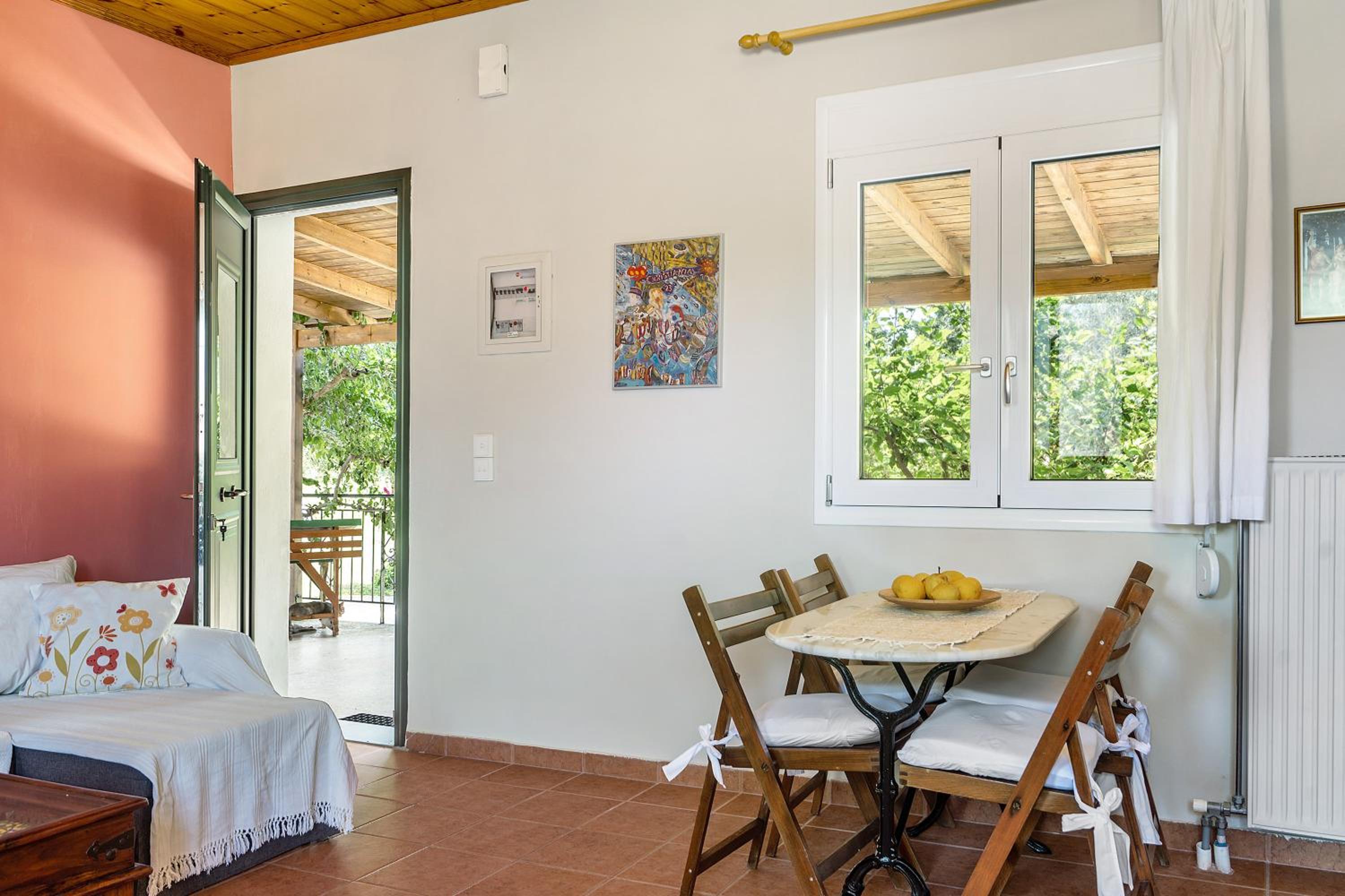 One-Bedroom House photo 2