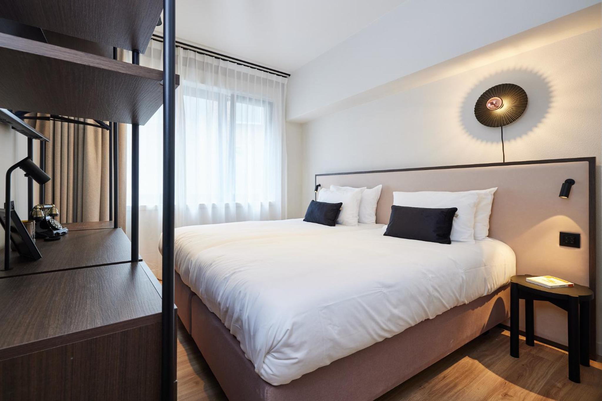 Small Room Back