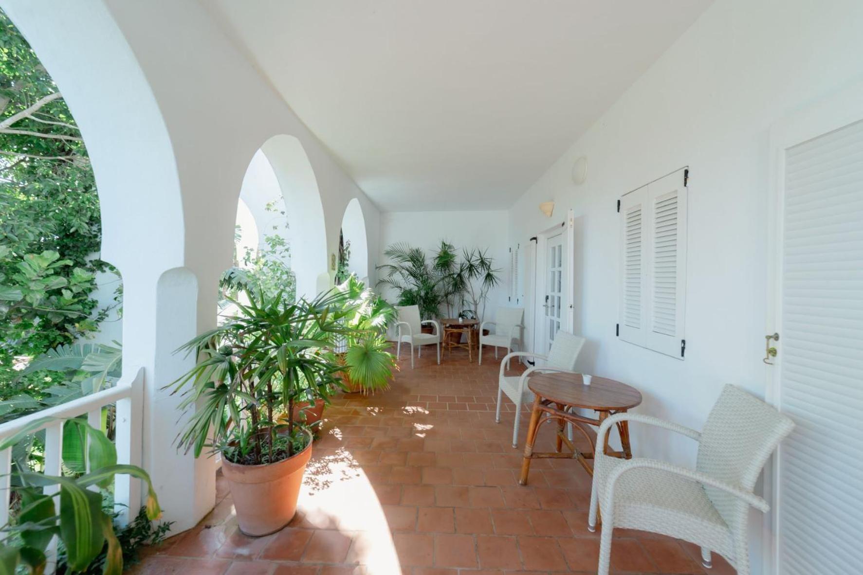 Double or Twin Room with Garden View photo 2