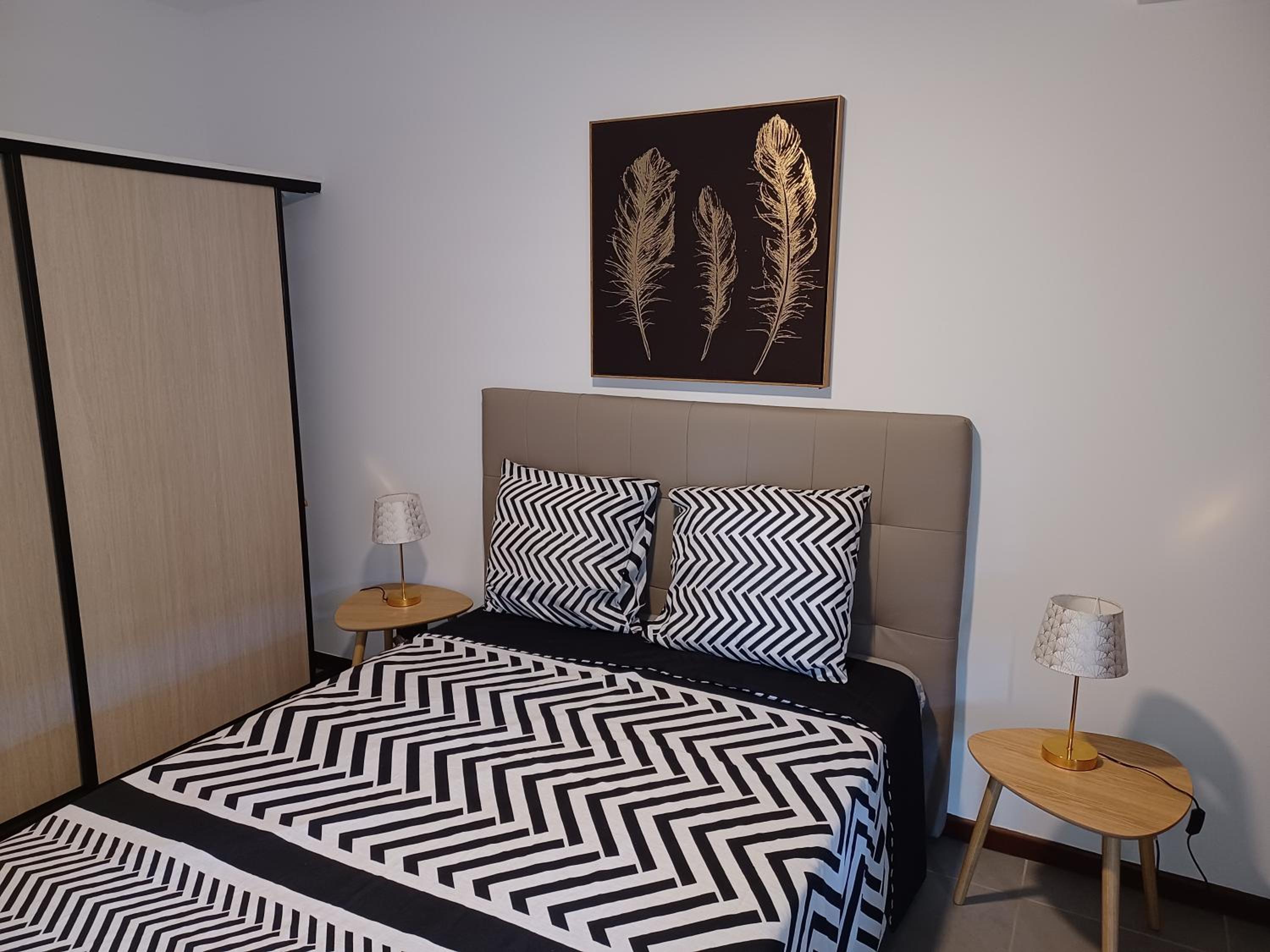 One-Bedroom Apartment photo 1