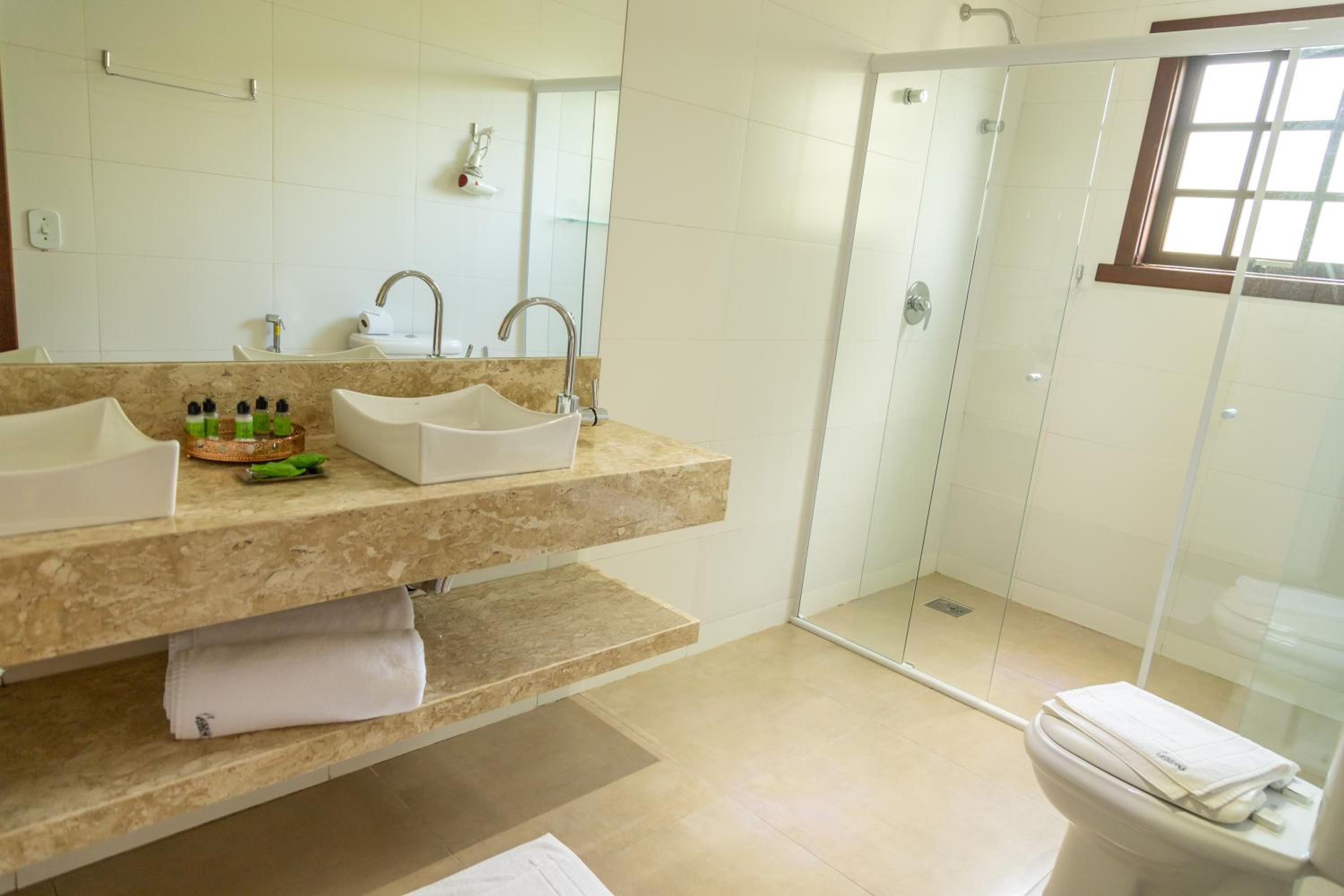 Standard Triple Room thumbnail 5
