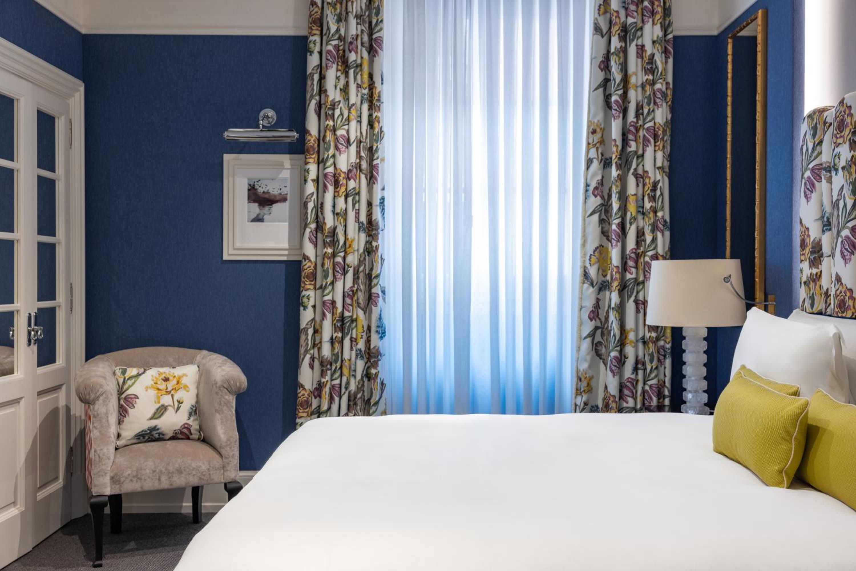 One Bedroom Suite (Non Smoking) thumbnail 5
