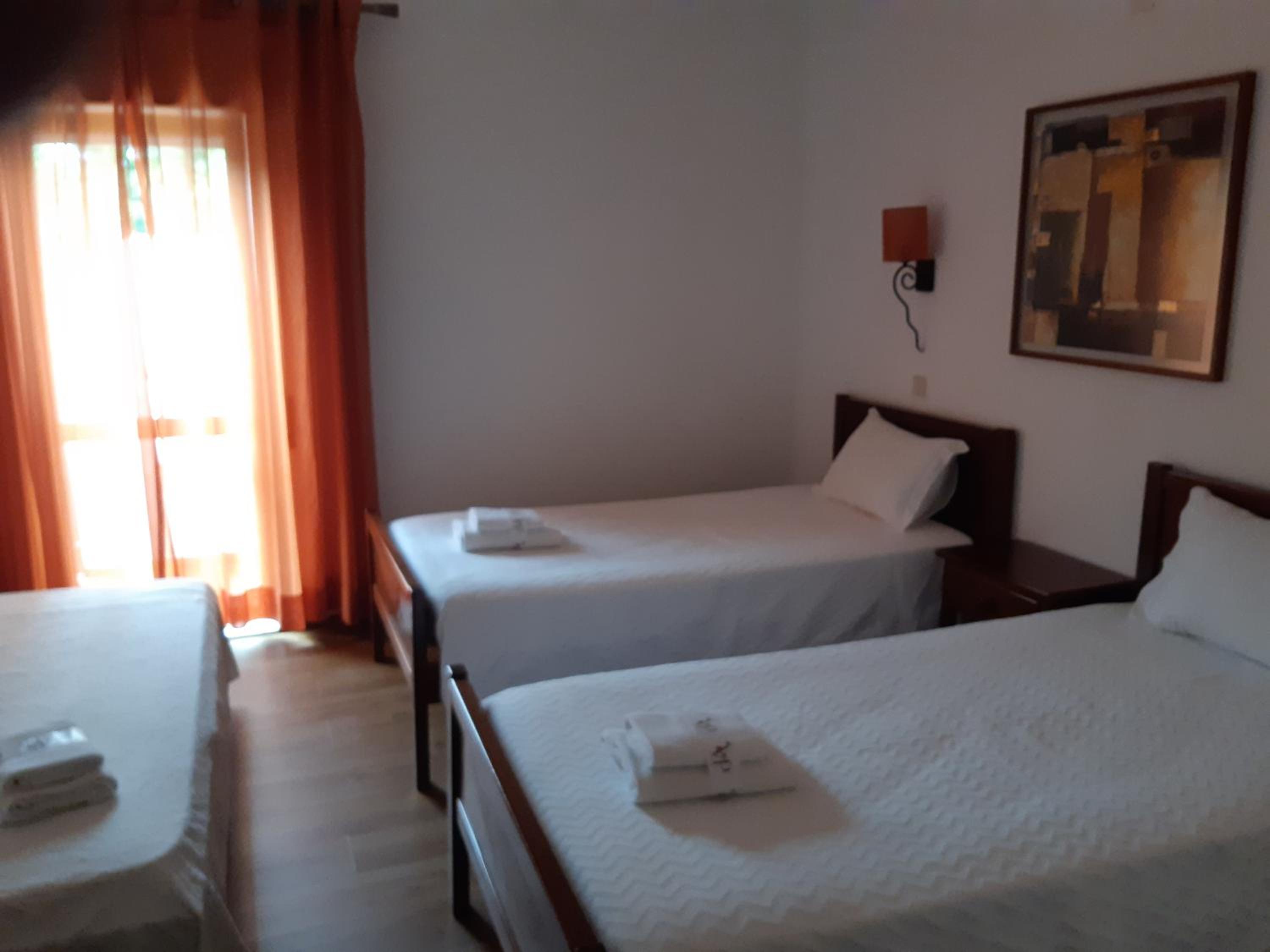 Triple Room with Balcony - Photo 3