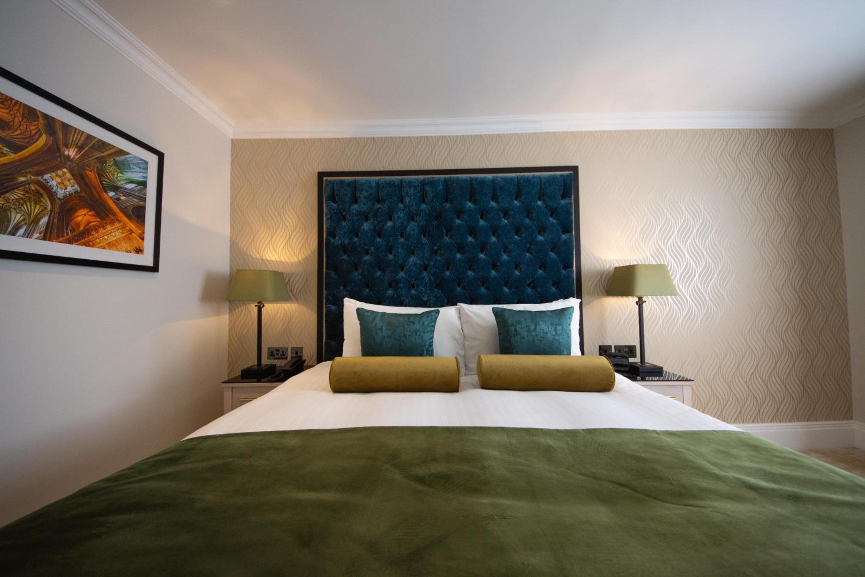 Deluxe King Suite - Photo 5