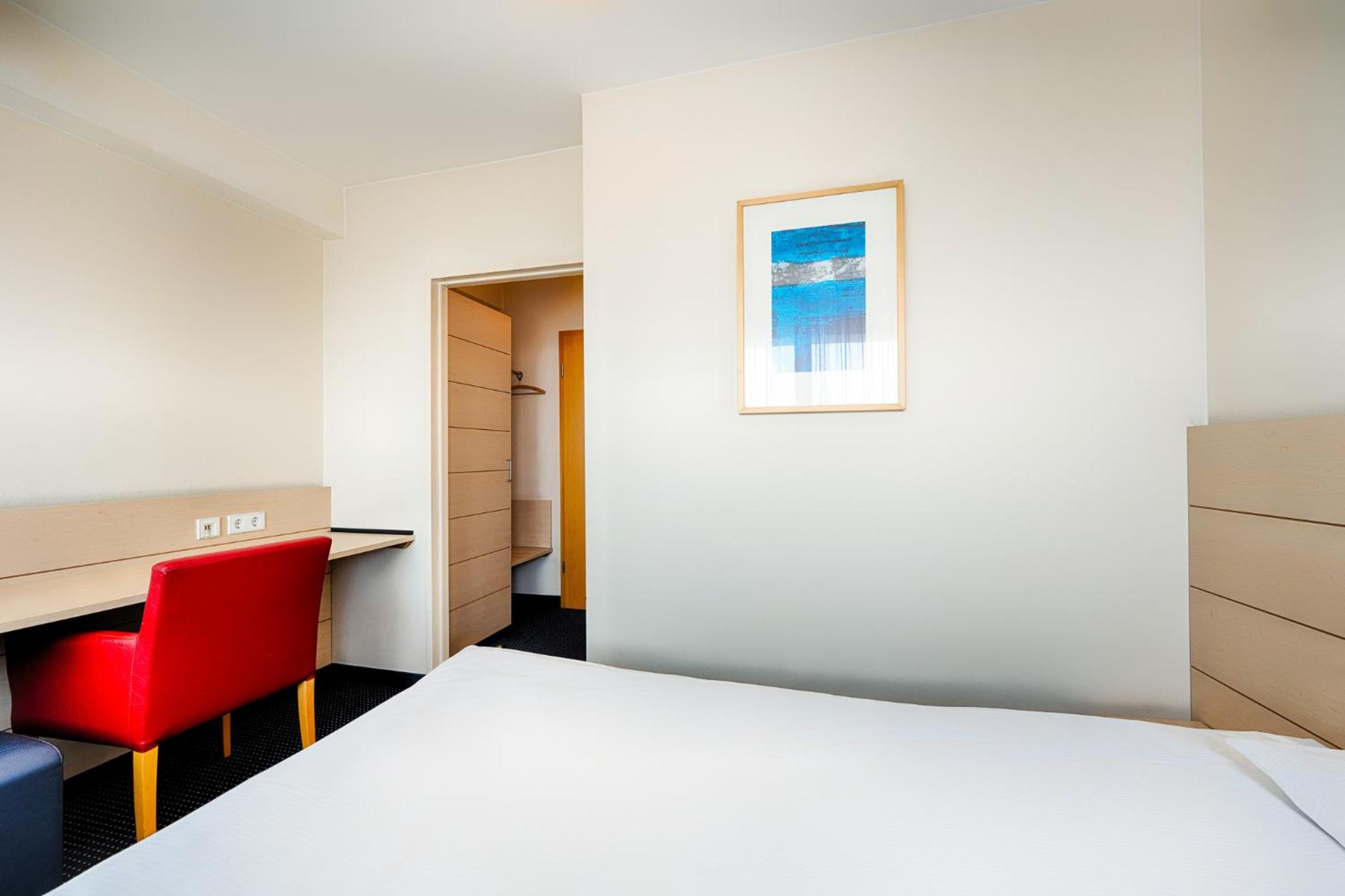 Single Room photo 3