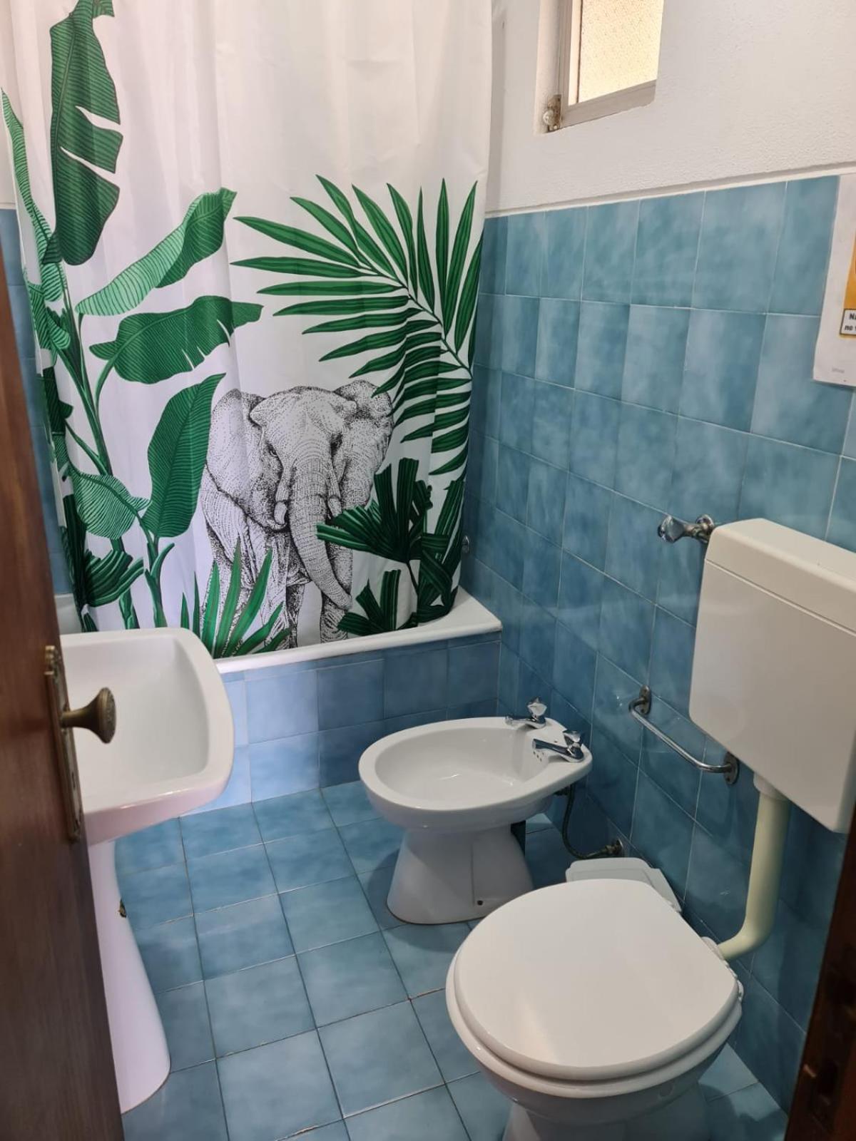 Standard Twin Room - Photo 8
