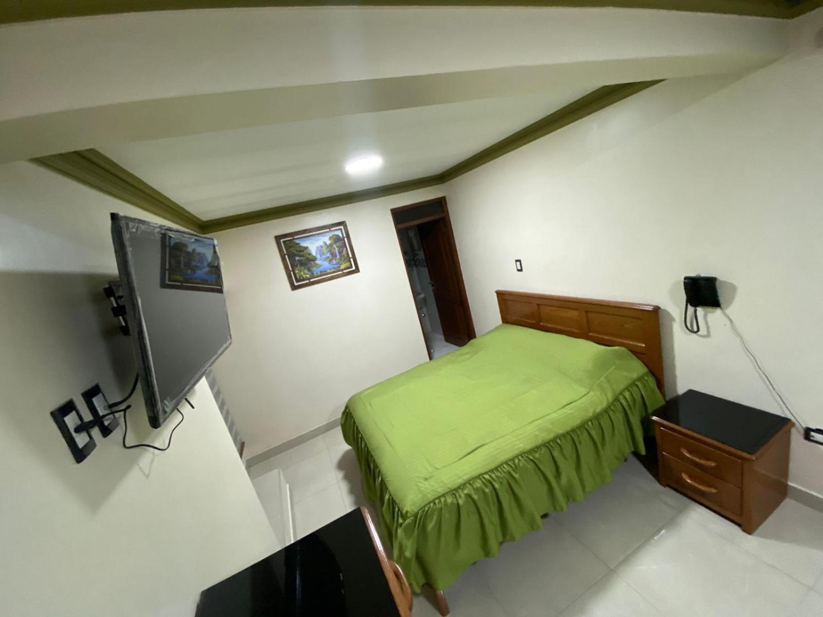 Family Room with Private Bathroom photo 2