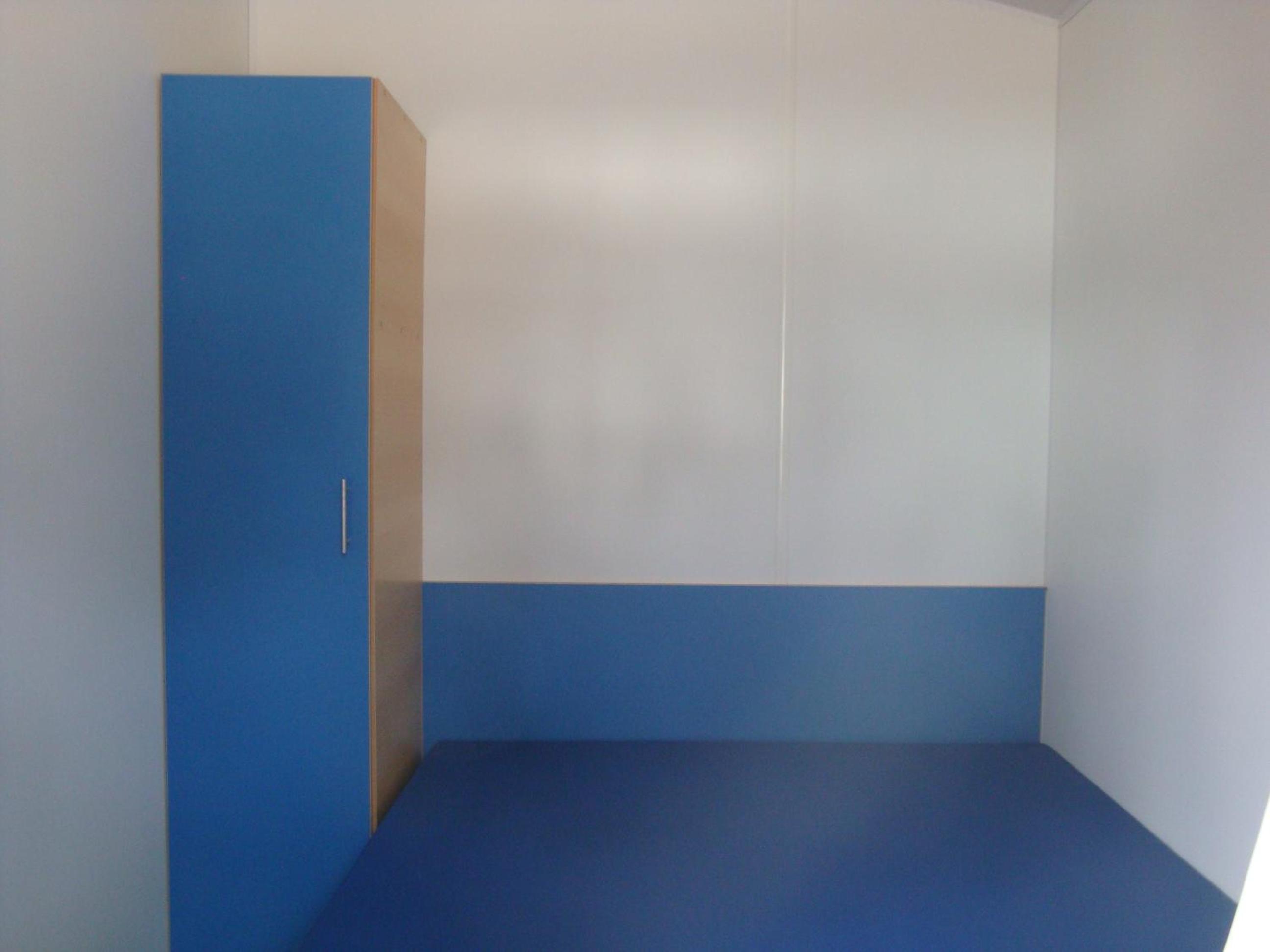 Caravan with shared bathroom photo 1