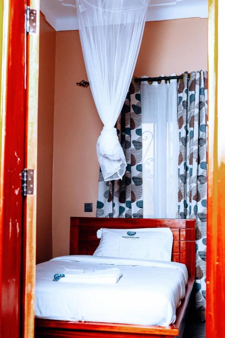 Single Room With Private Bathroom photo 1