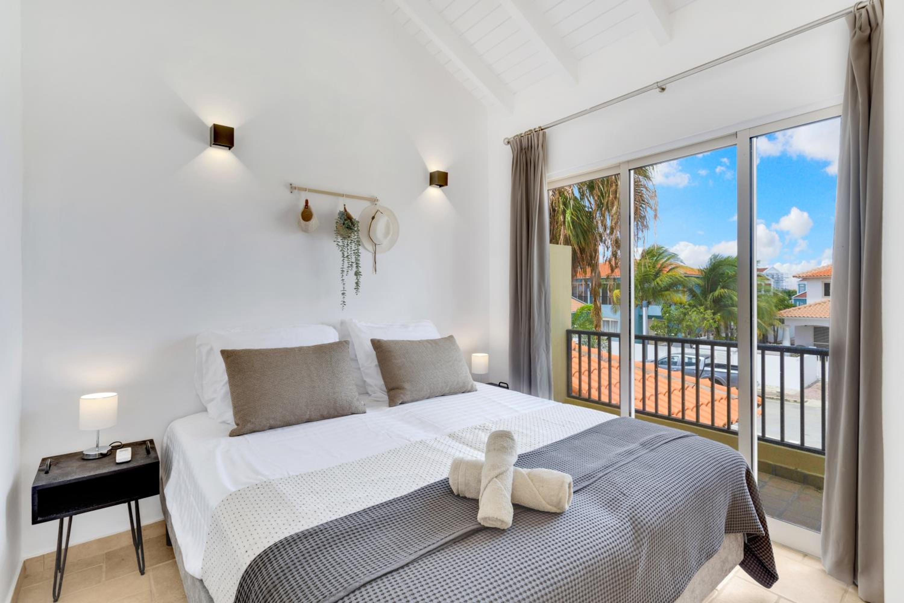 Three-Bedroom Villa photo 3