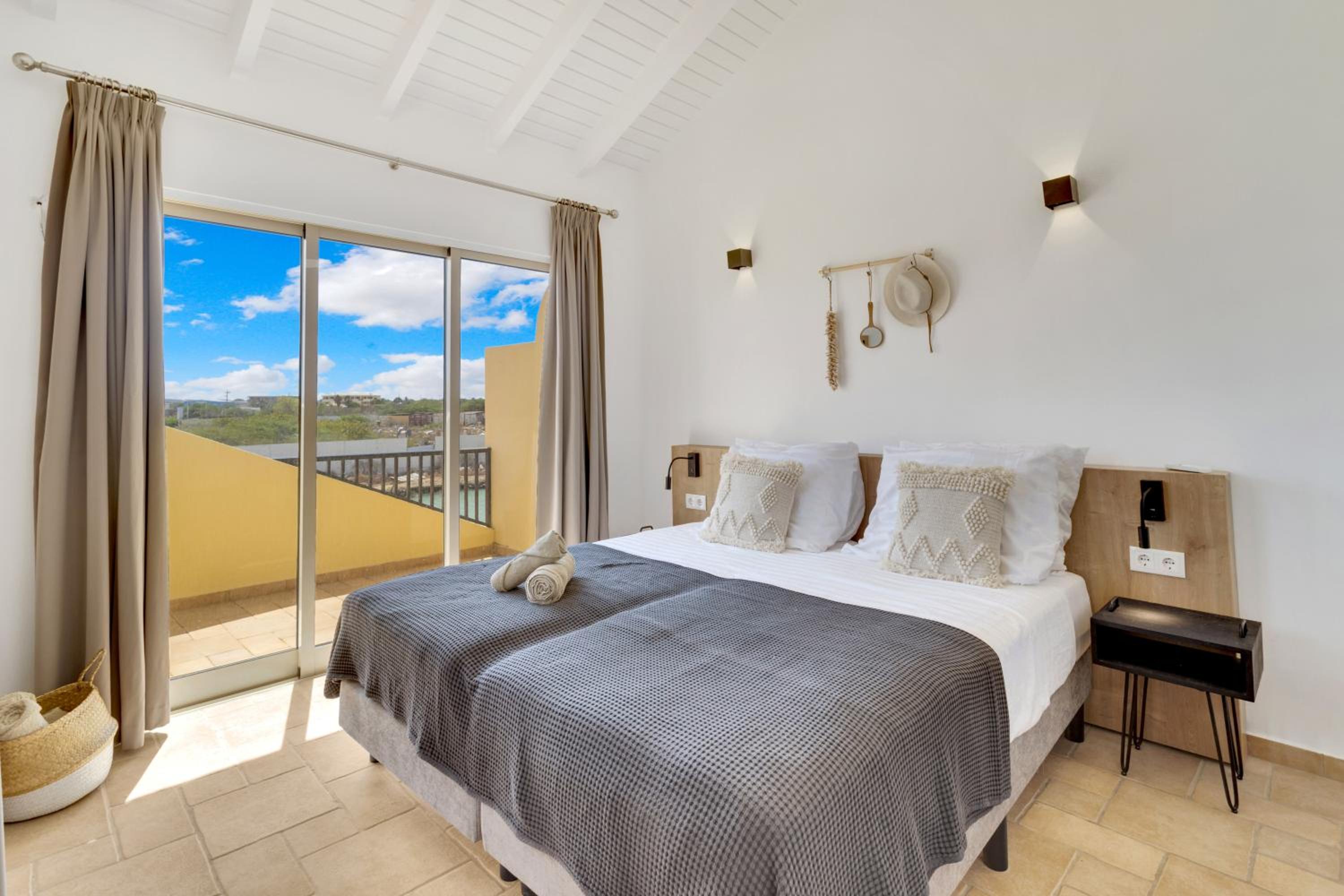 Three-Bedroom Villa photo 2