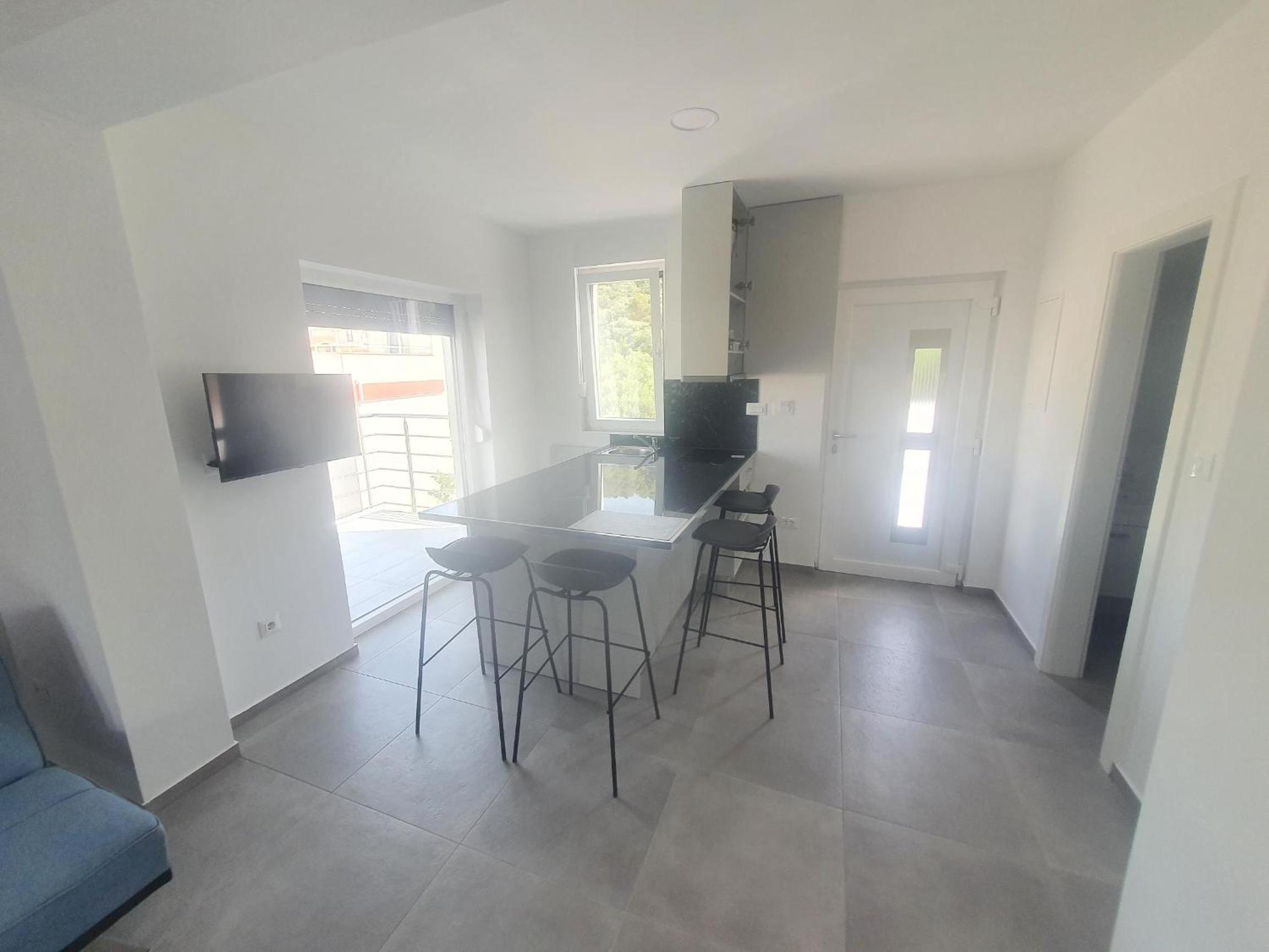 Two-Bedroom Apartment with Sea View - First Floor photo 3