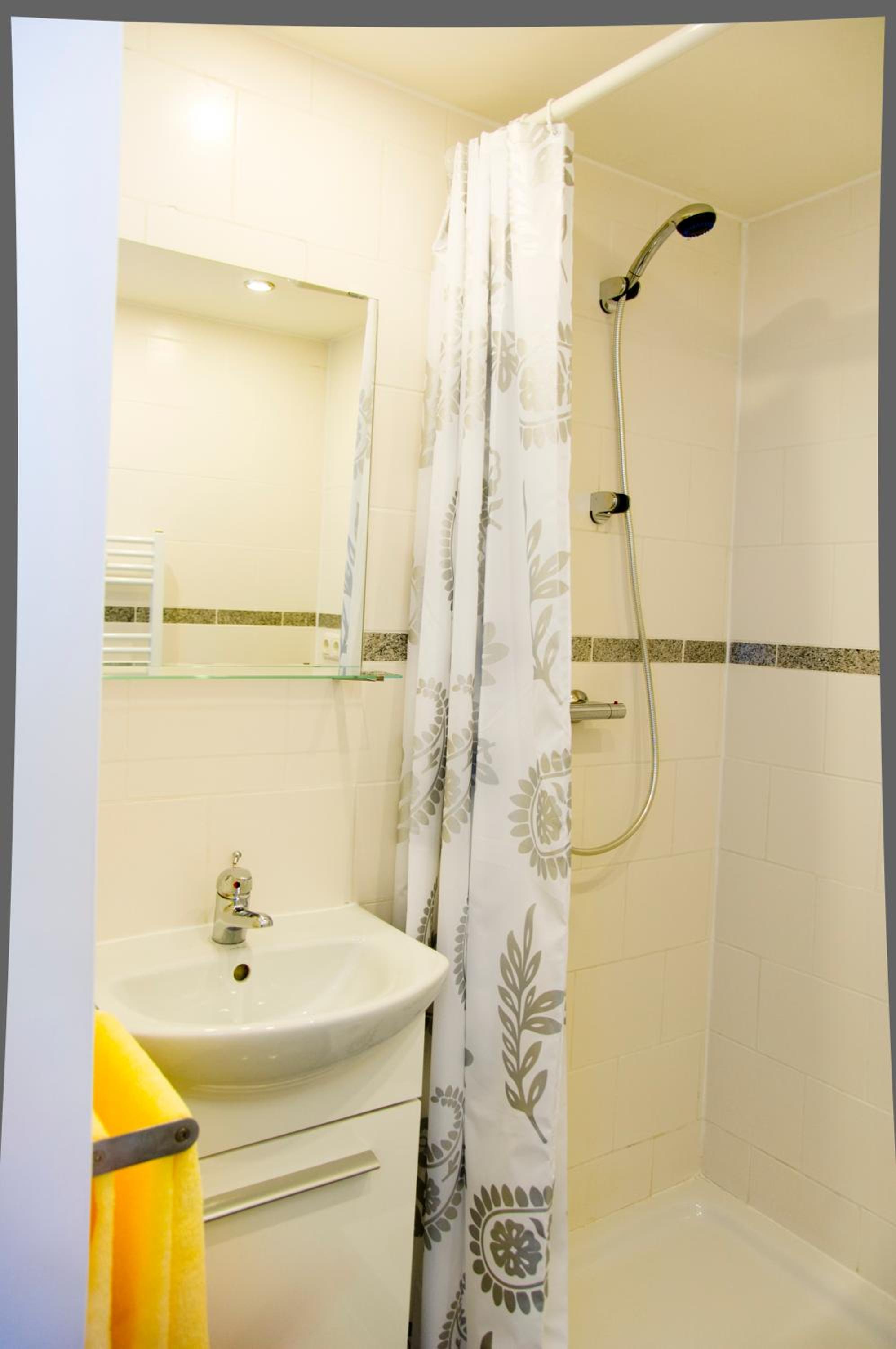 Double or Twin Room - Photo 2