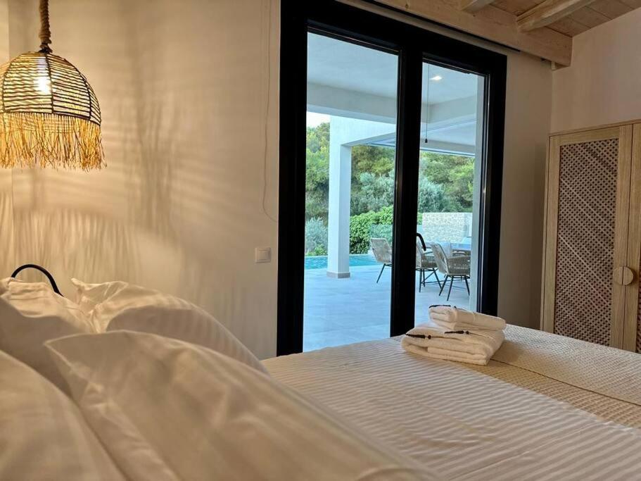 Three-Bedroom Villa photo 1