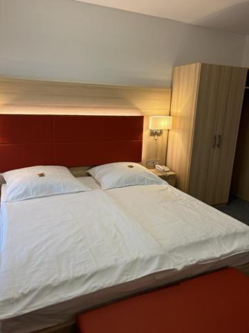 Double or Twin Room photo 3