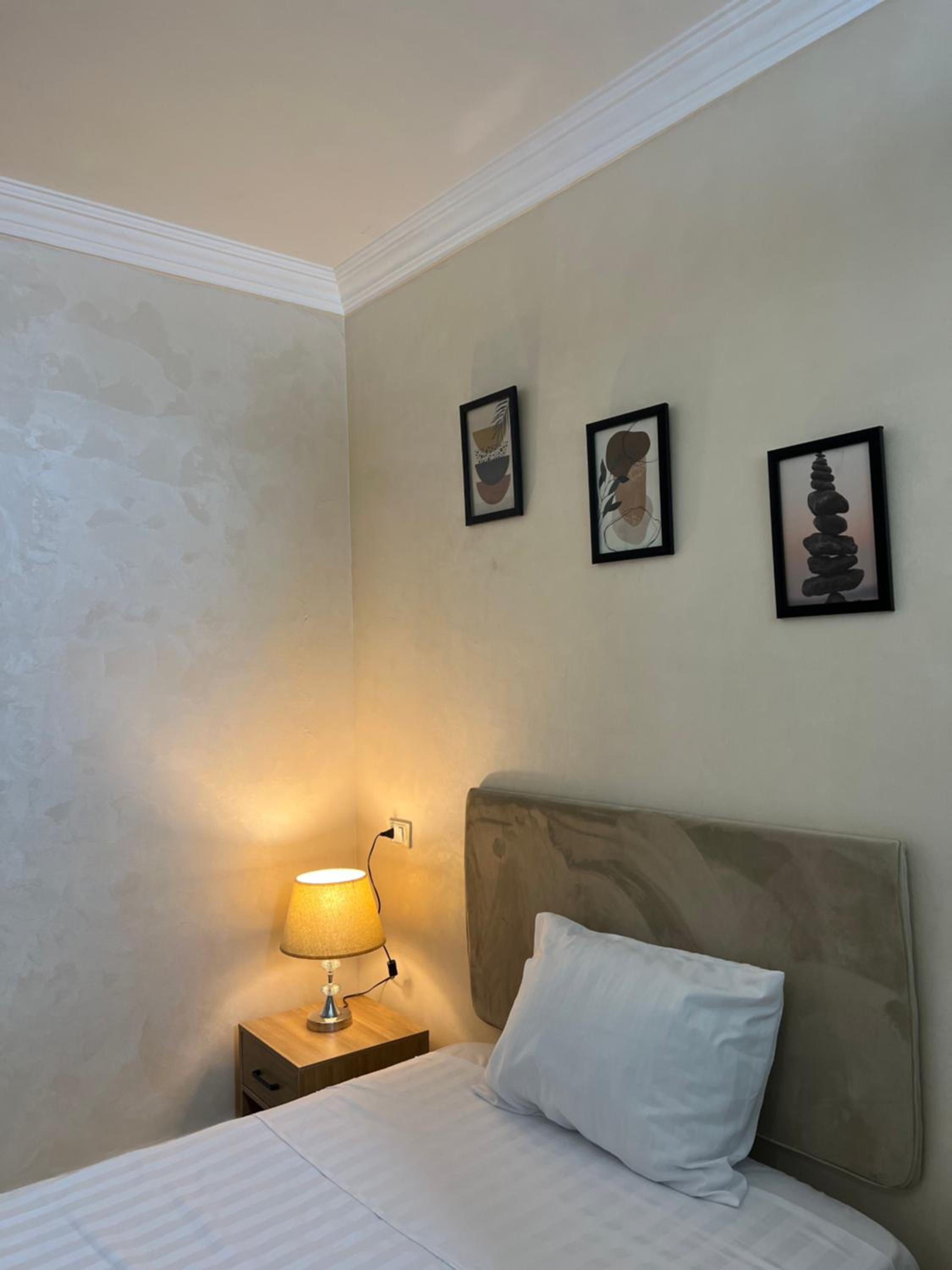 Family Room with Private Bathroom photo 2