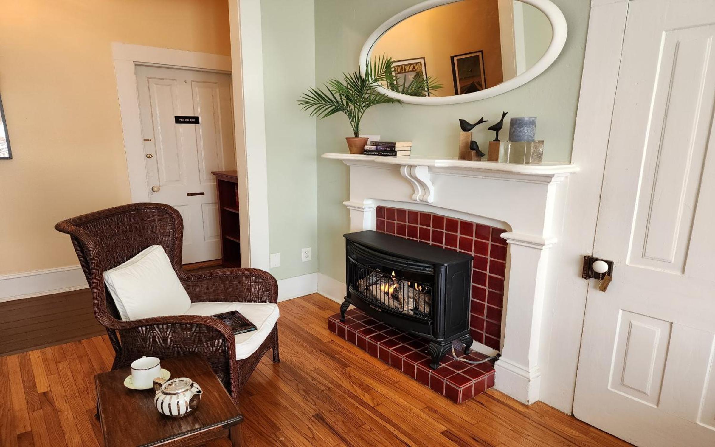 Deluxe King Suite