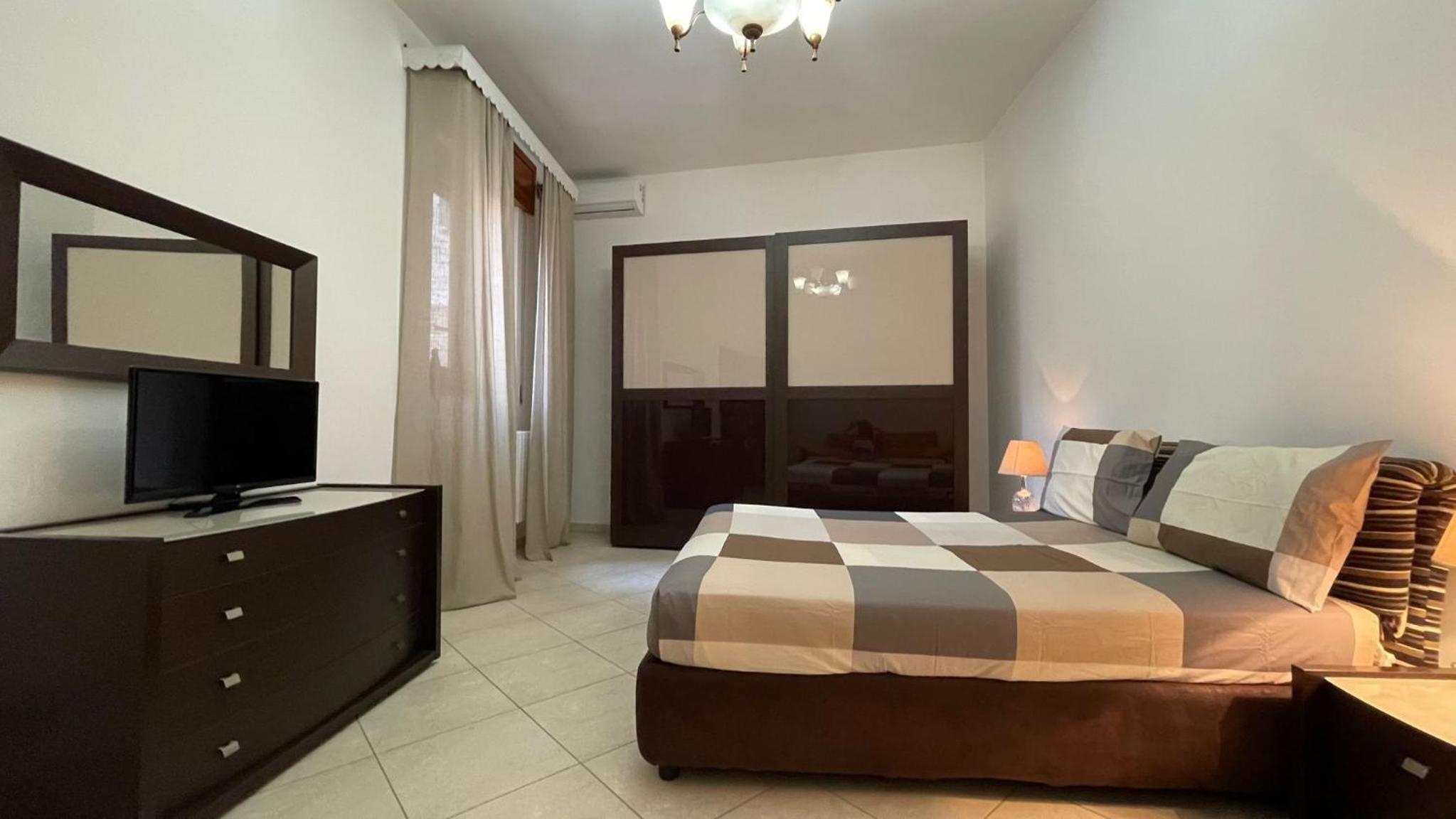 One-Bedroom House photo 1