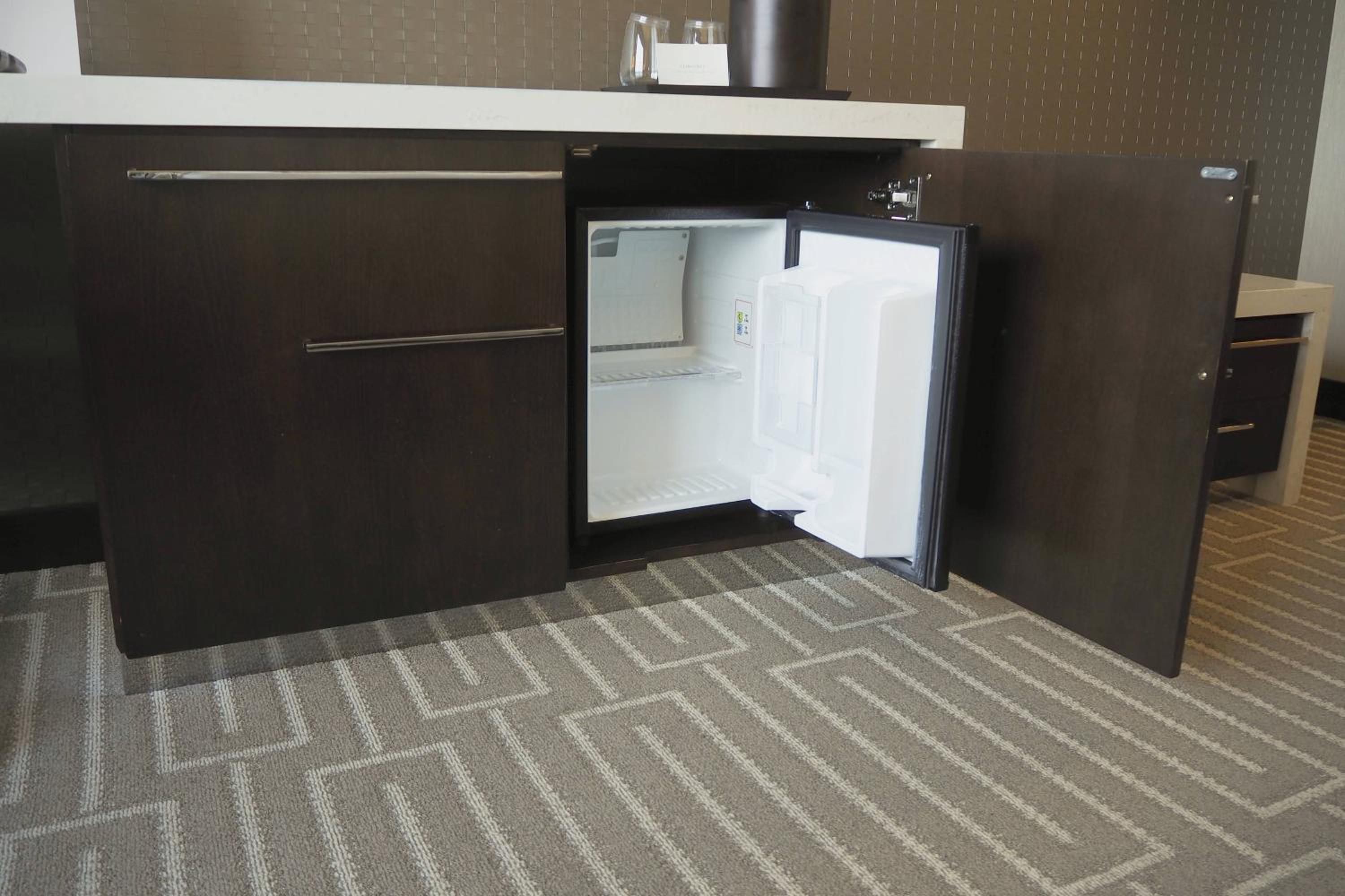Concierge Level Guest Room with Two Queen Beds photo 2